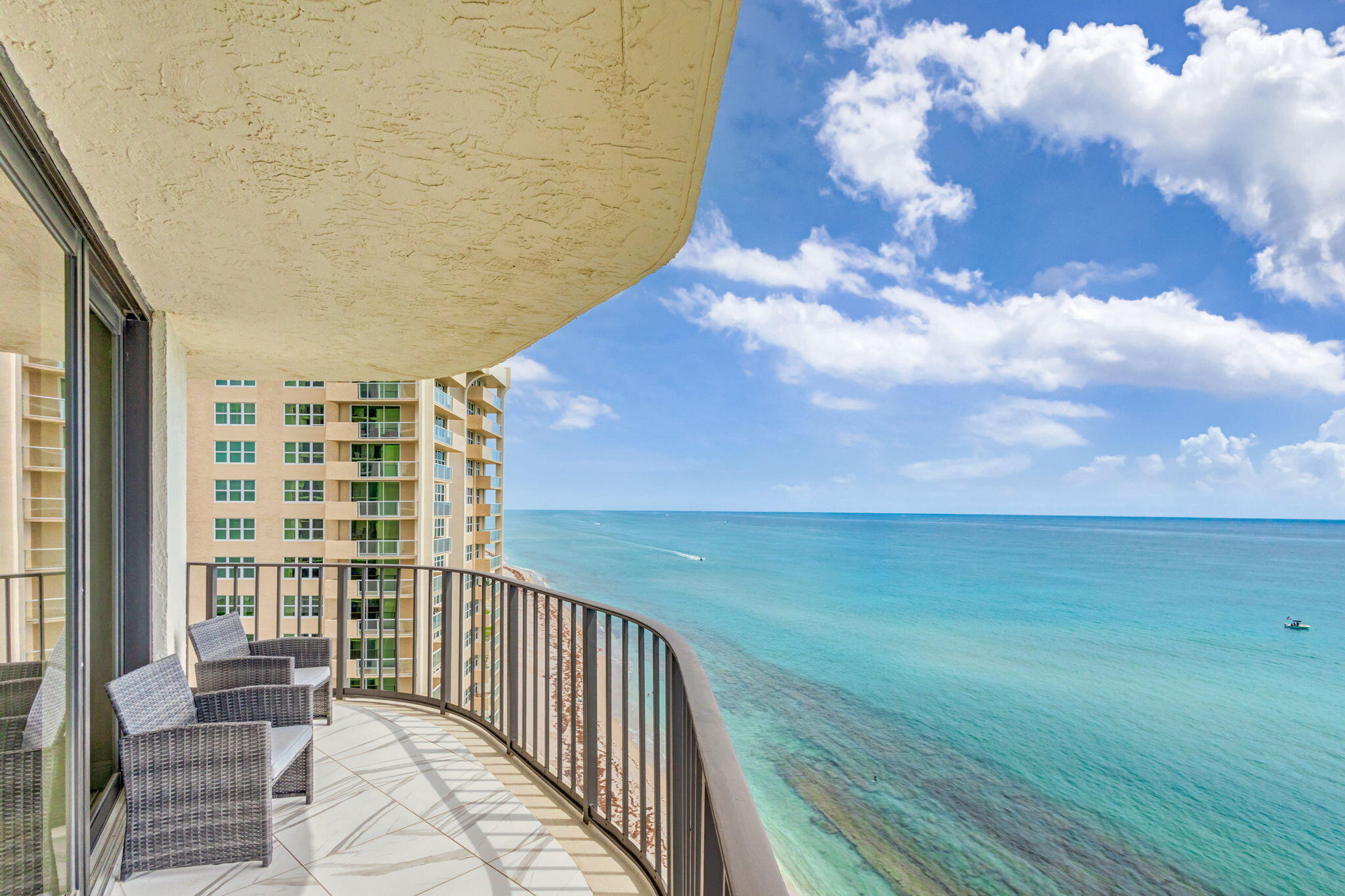 5420 N Ocean Drive Unit 1401 — photo