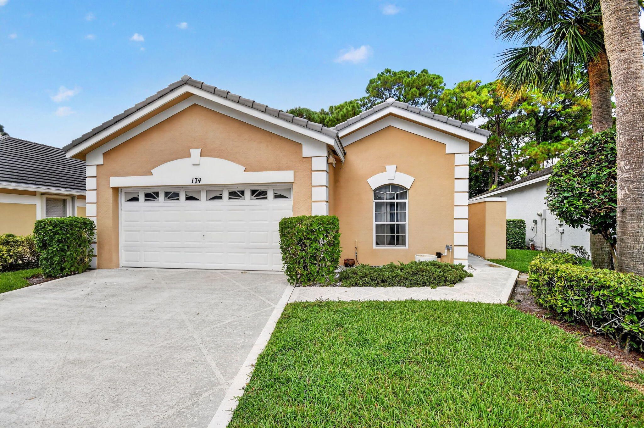 174 Harbor Lake Circle — photo