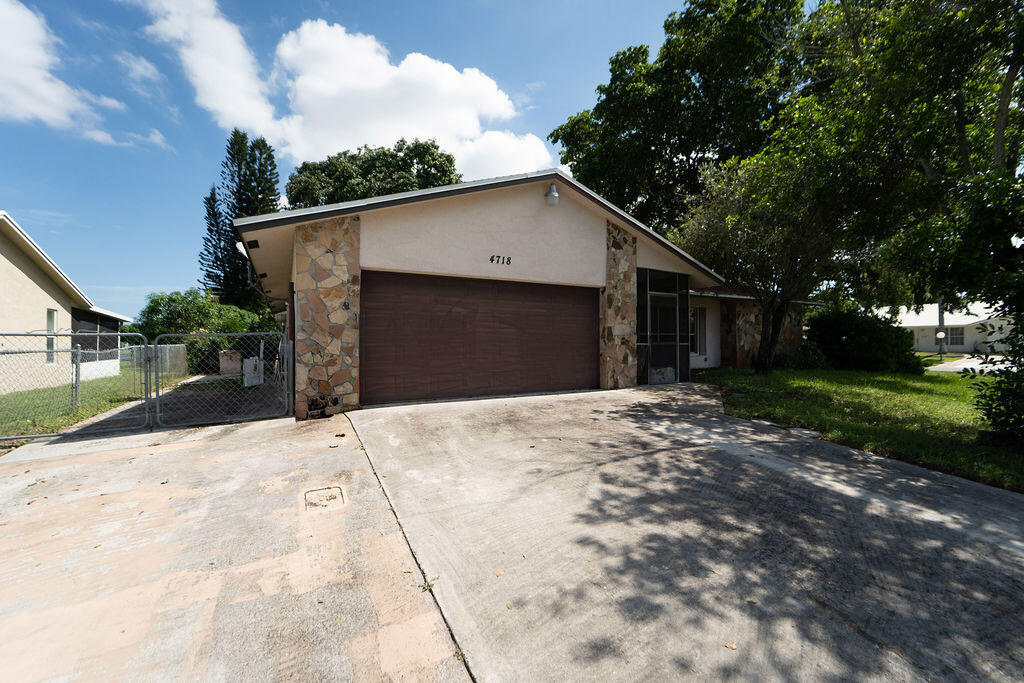4718 Blue Pine Circle — photo