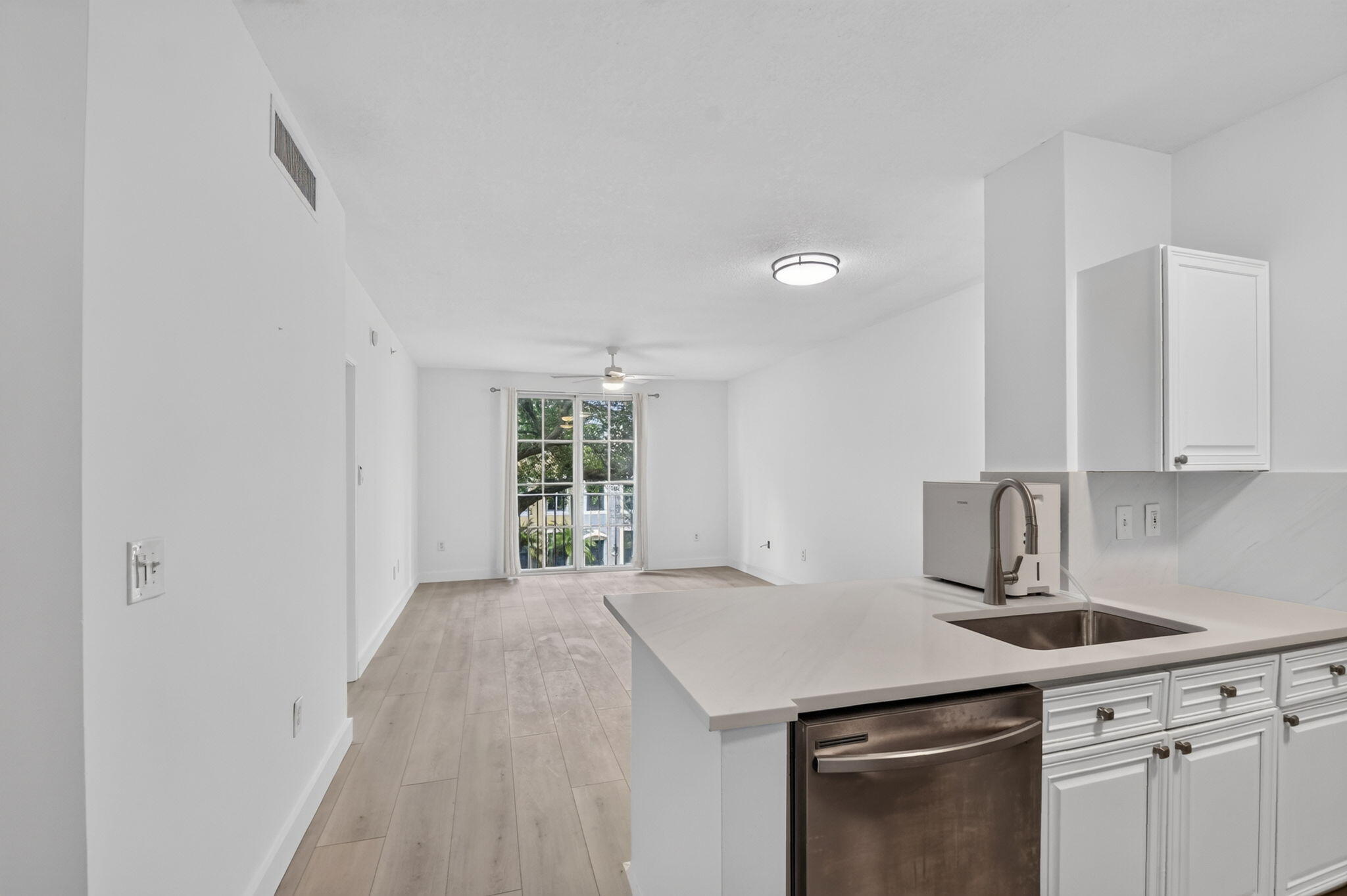 630 S Sapodilla Avenue Unit 223 — photo