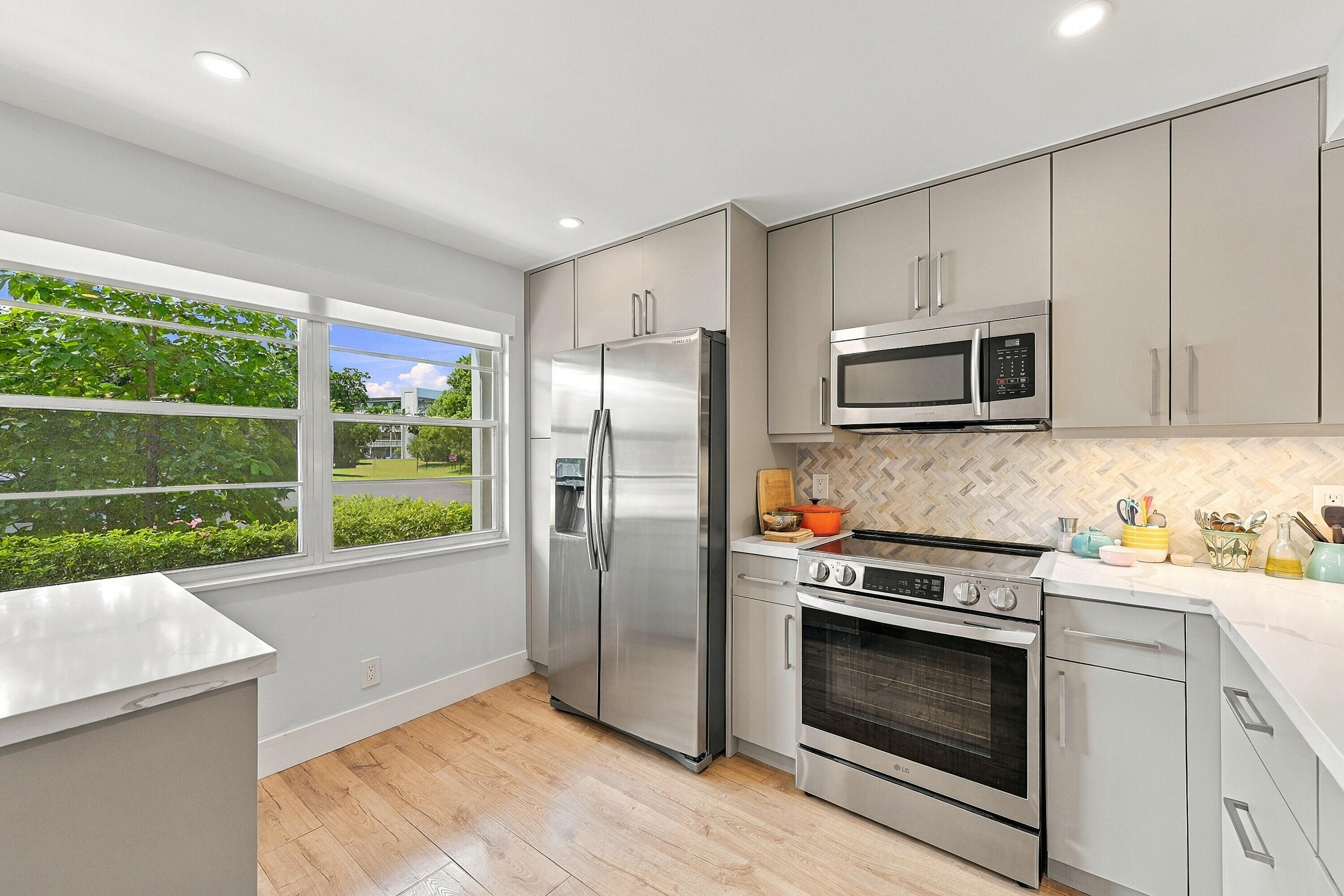 2802 Victoria Way Way Unit J1 — photo