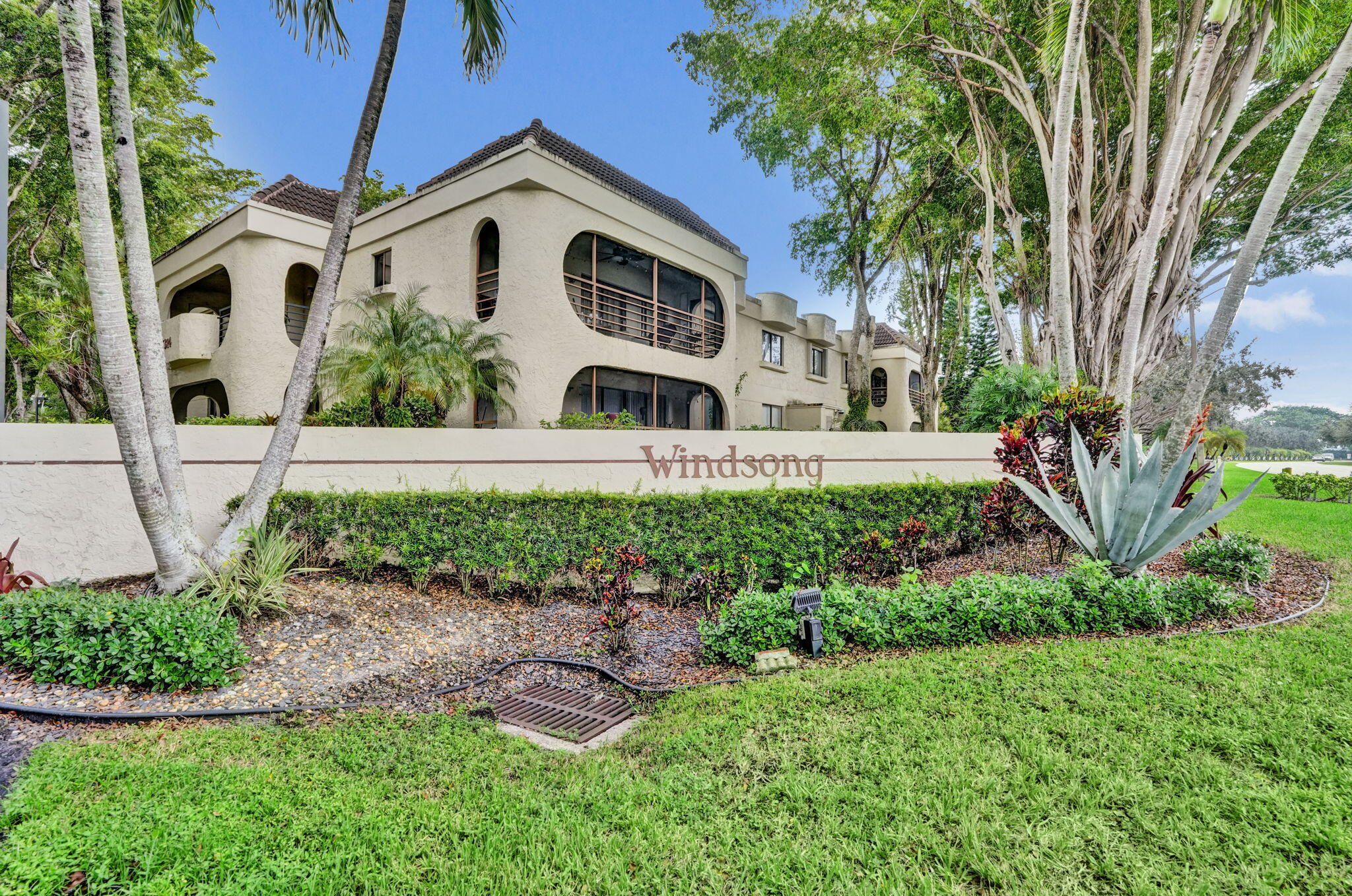 6314 Longboat Lane W Unit 104 — photo