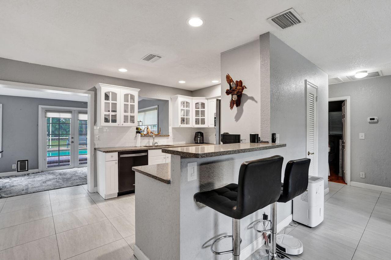 2359 Holly Lane — photo