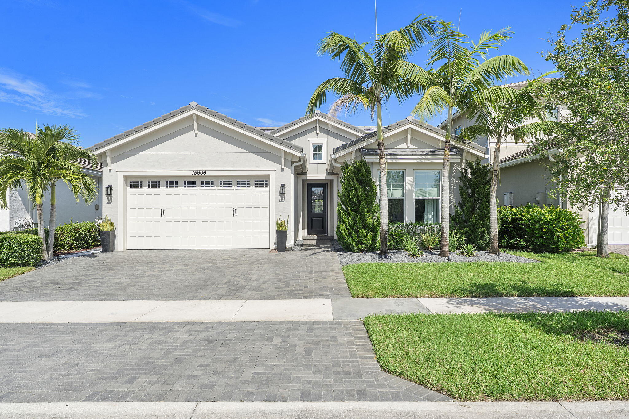 15606 Goldfinch Circle — photo