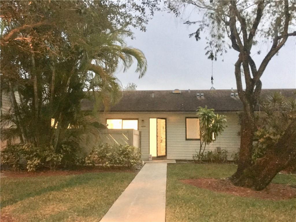 9806 NW 37th Street — photo