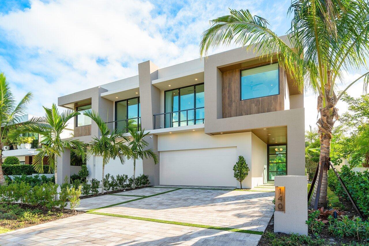 140 NE Wavecrest Way, Boca Raton, FL 33432