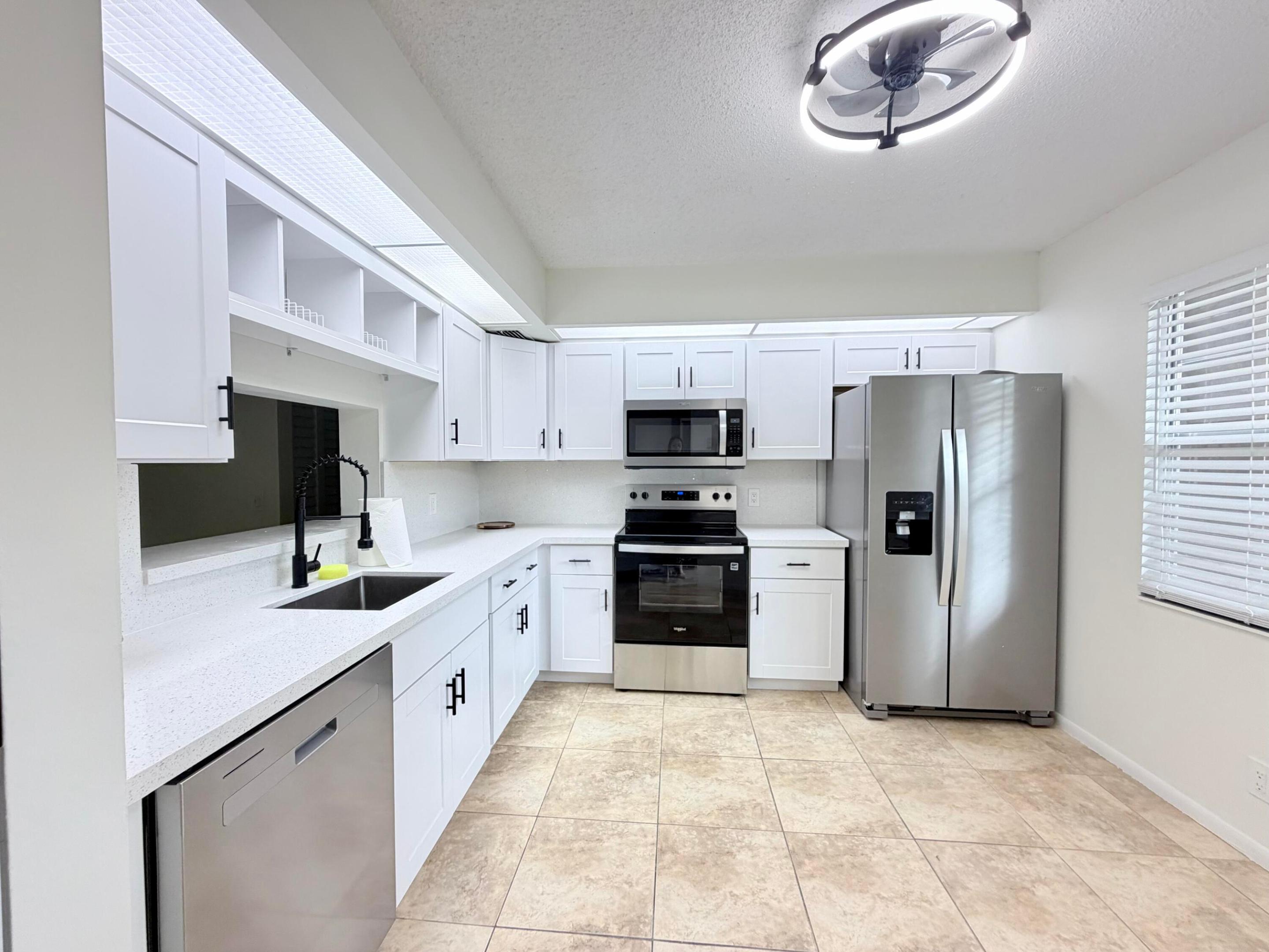 1110 SW 125th Avenue Unit 208M — photo