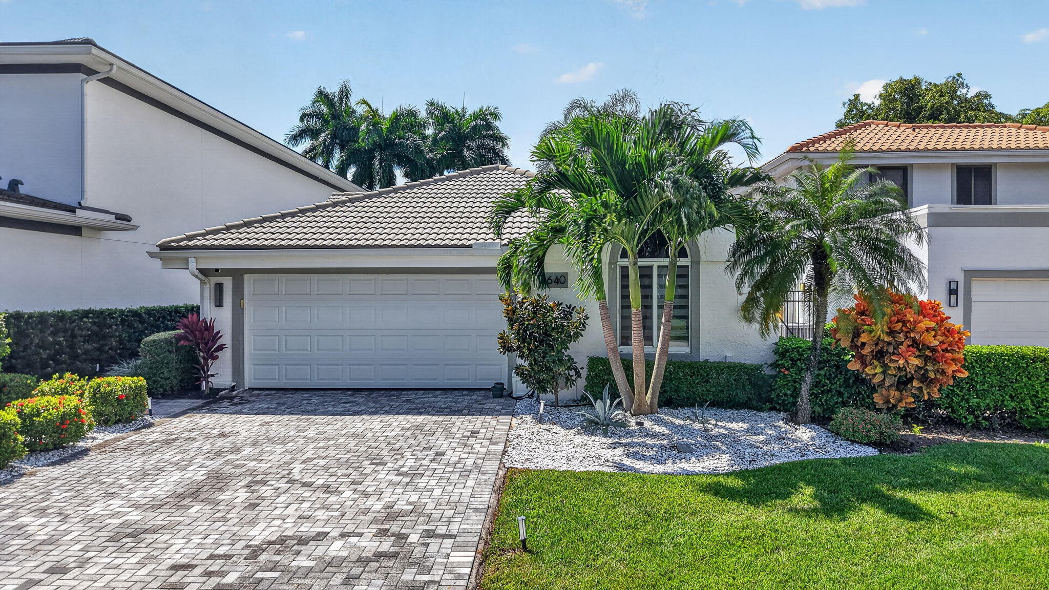 7640 Glendevon Lane — photo