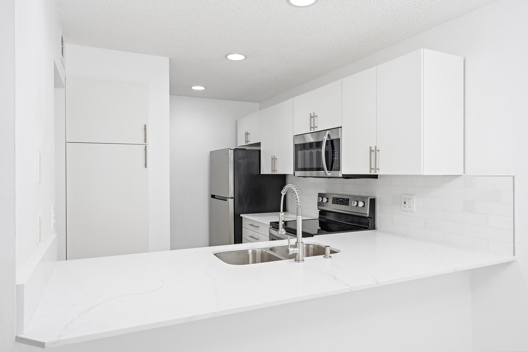 3402 Gardens E Drive — photo