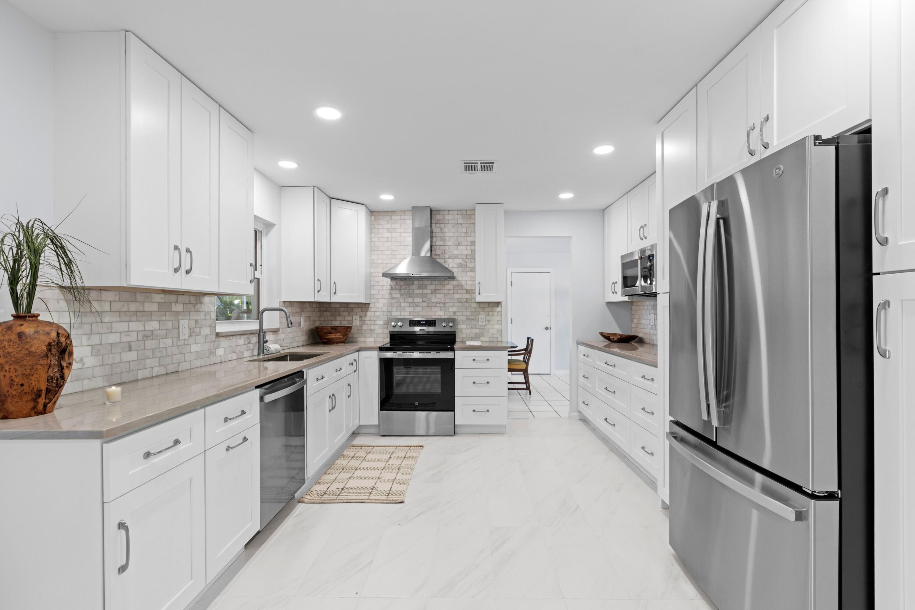 324 Sandpiper Avenue — photo