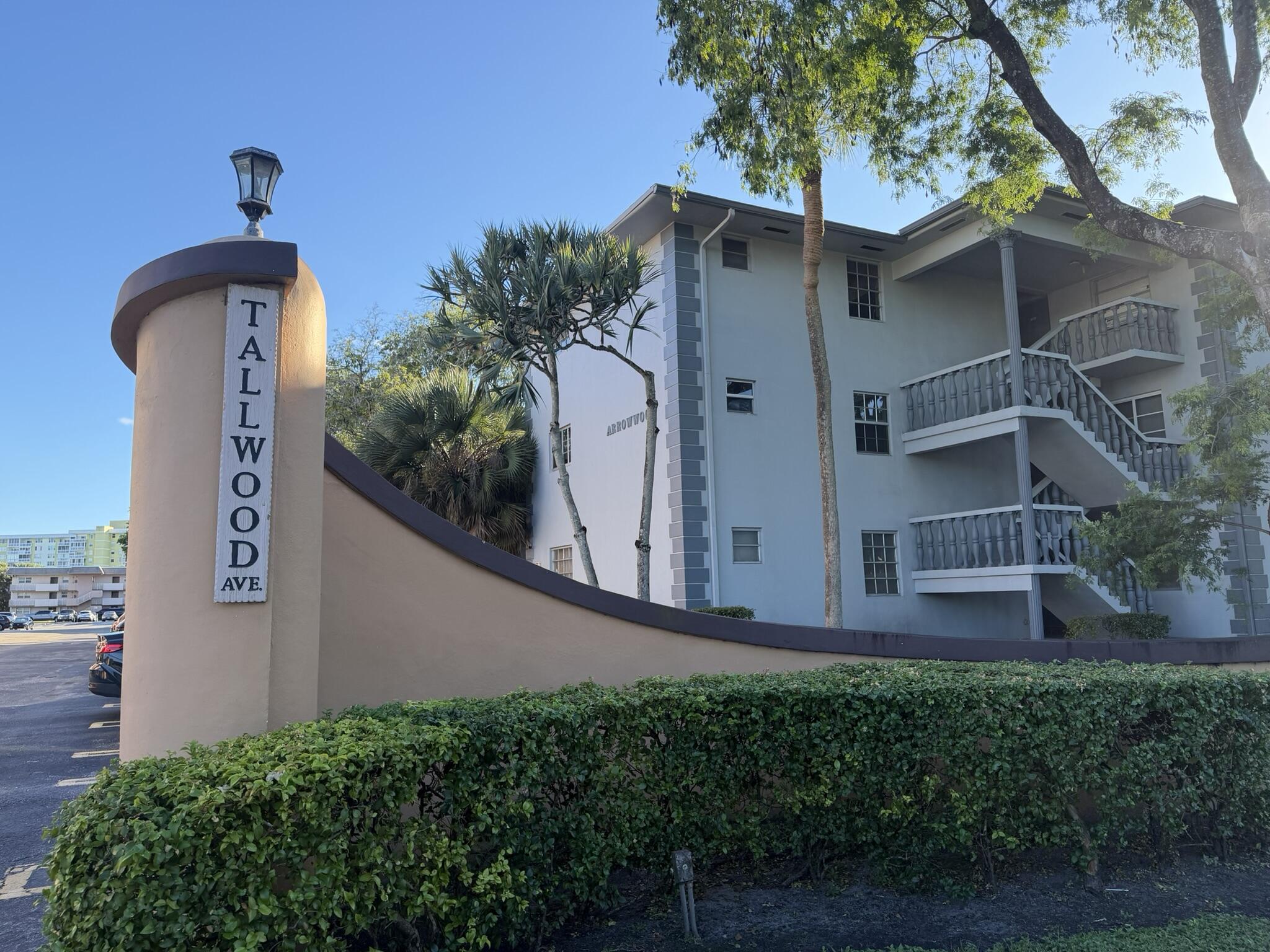 900 Tallwood Avenue Unit 107 — photo