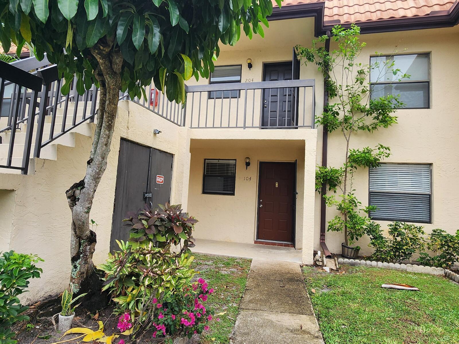 7101 Golf Colony Court Unit 104 — photo