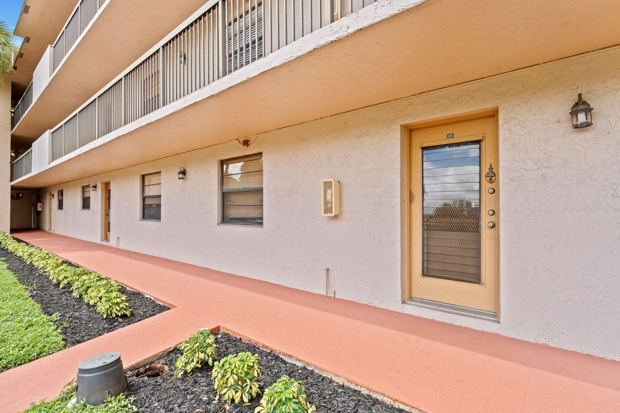 6085 N Sabal Palm Boulevard Unit 107 — photo