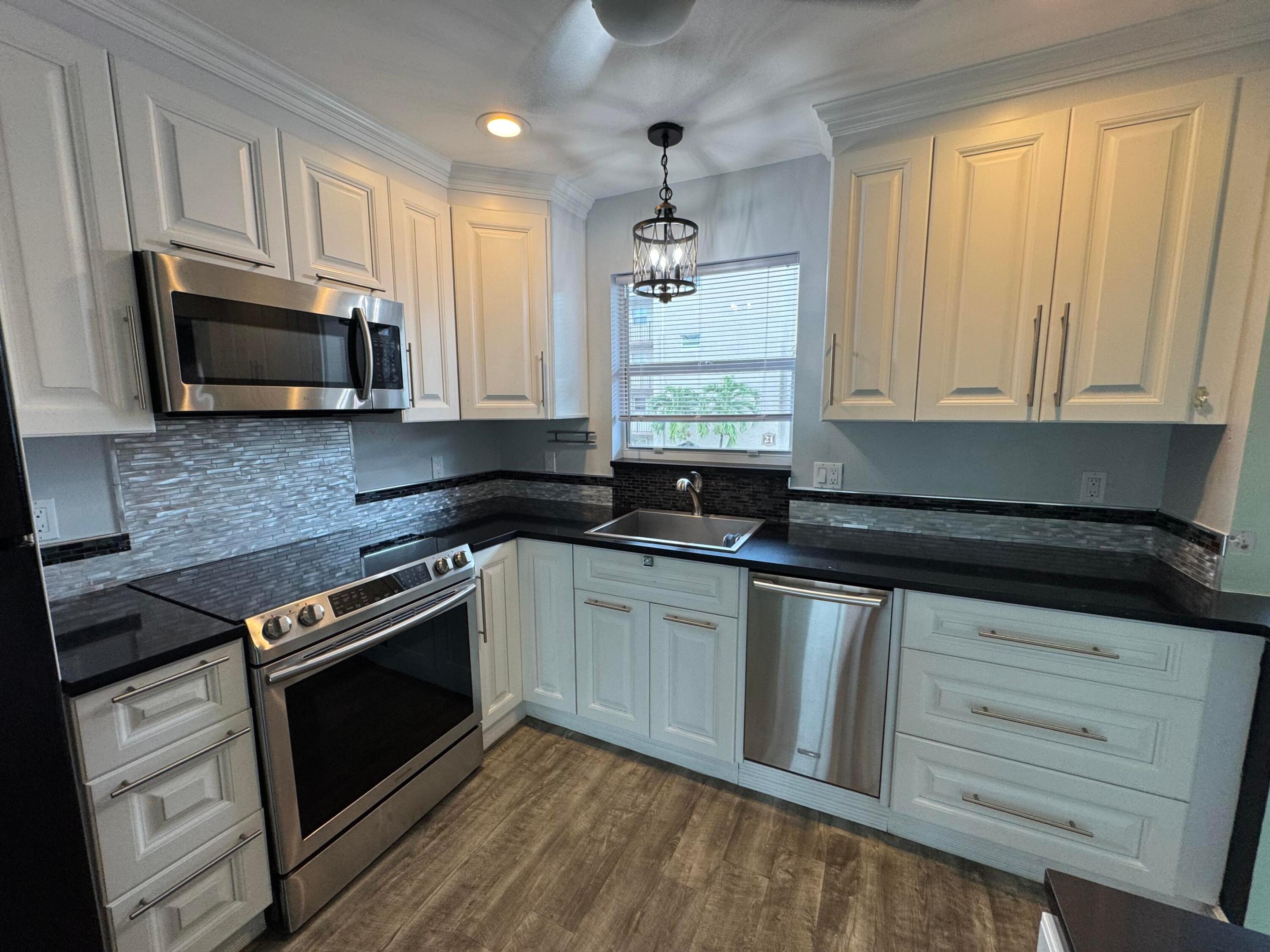 721 Lori Drive Unit 206 — photo