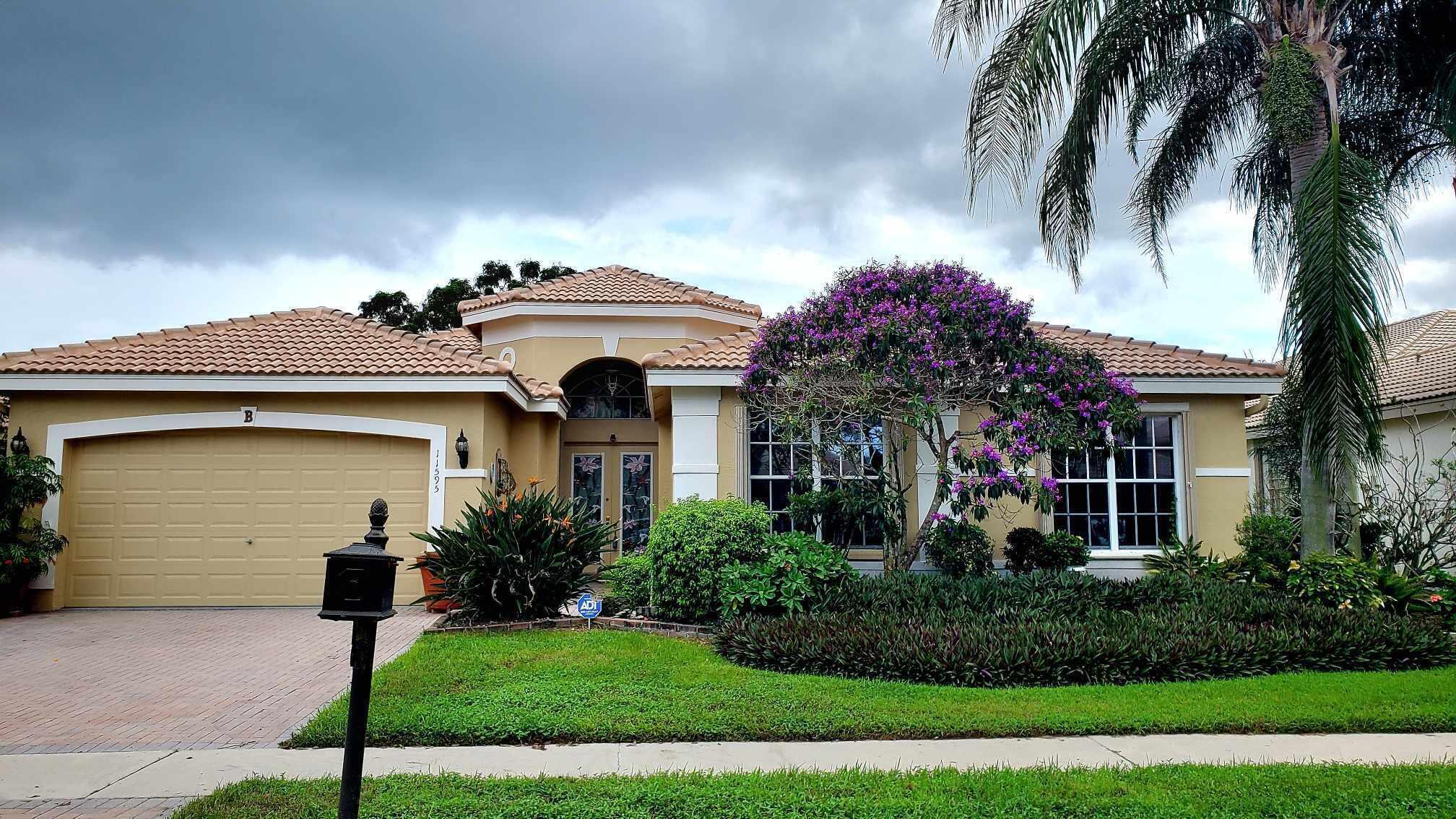 11595 Pamplona Boulevard — photo