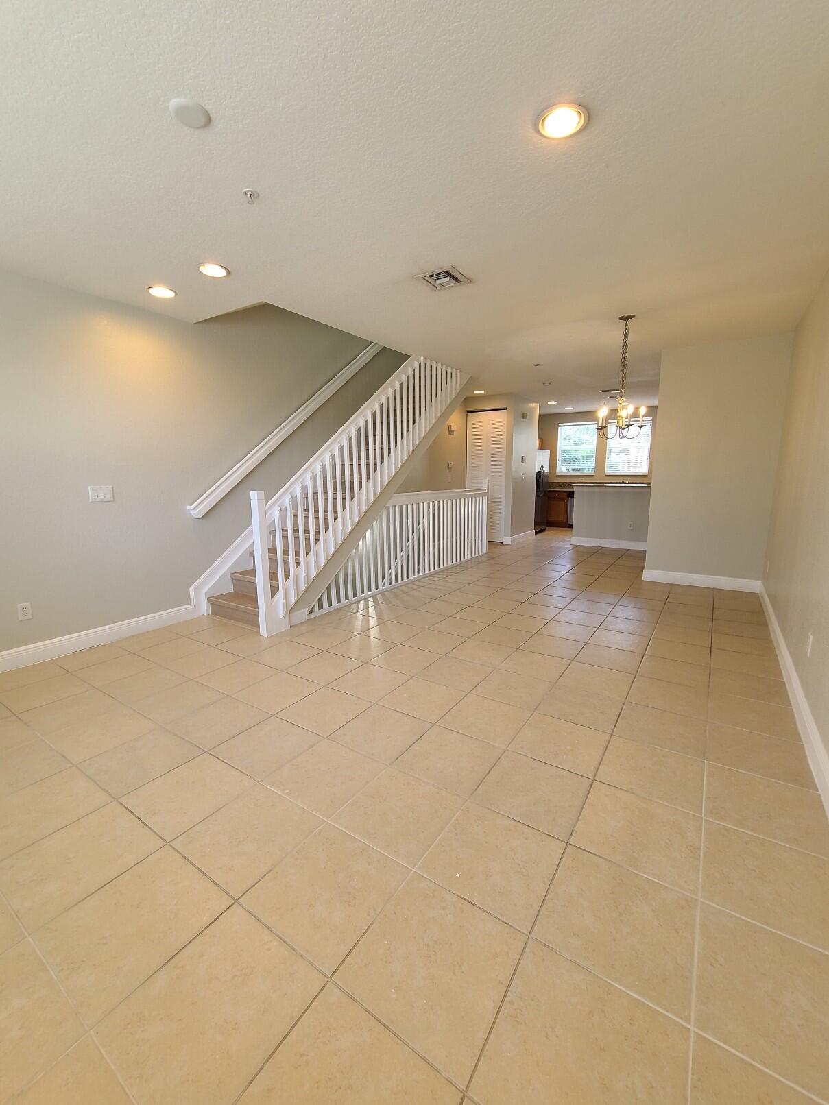 590 Amador Lane Unit 6 — photo