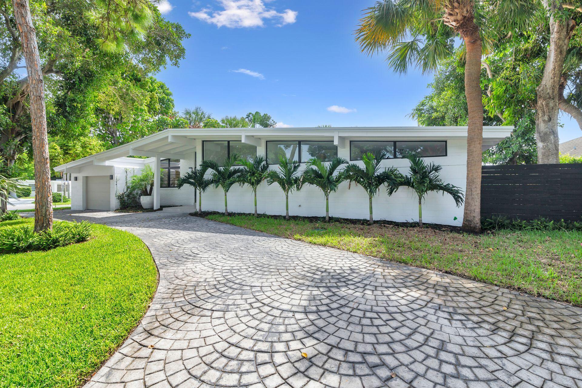 7512 W Lake Drive — photo
