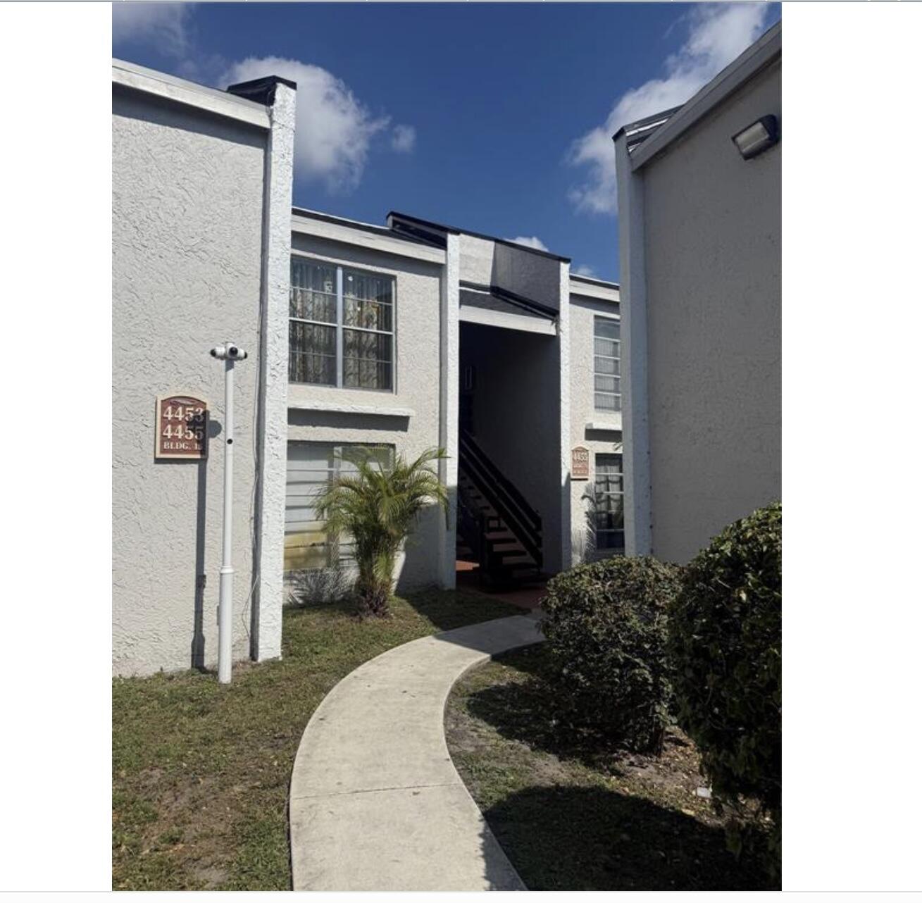 4457 Treehouse Lane Unit C — photo