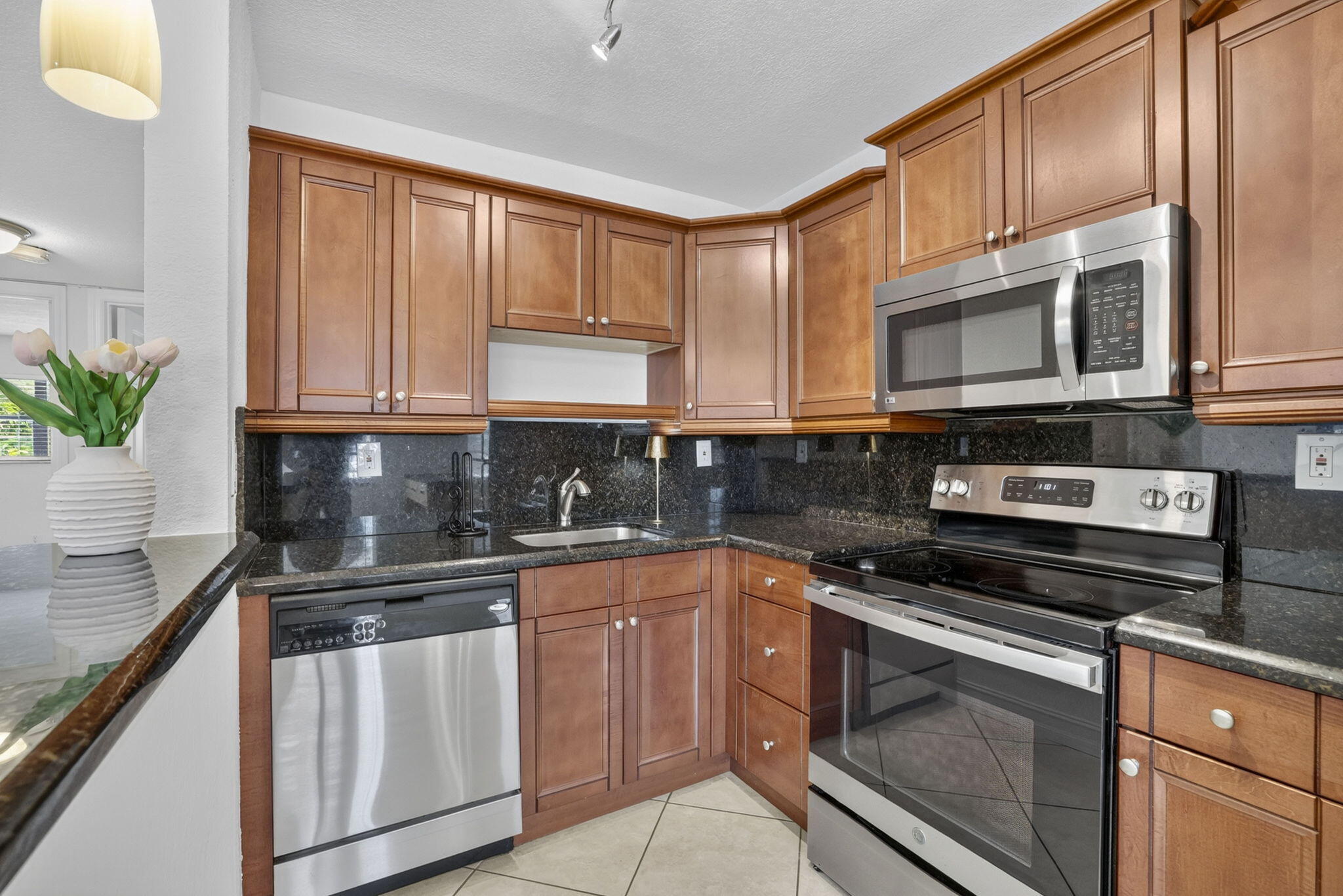 4051 NE 13th Avenue NE Unit 76-3 — photo
