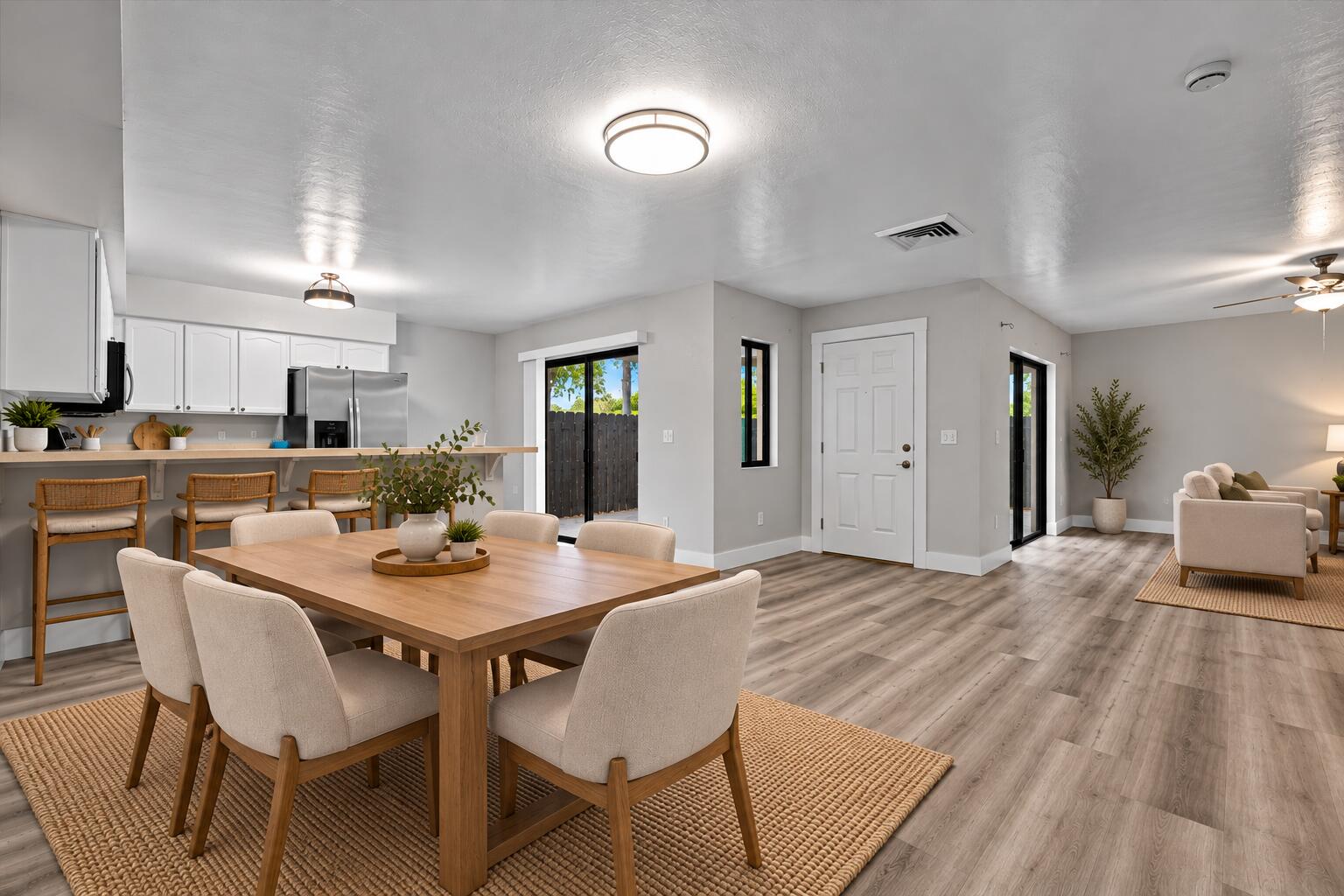 2216 White Pine Circle Unit D — photo