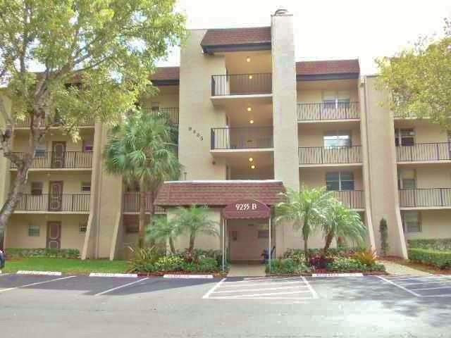 9235 Lagoon Place Unit 315 — photo