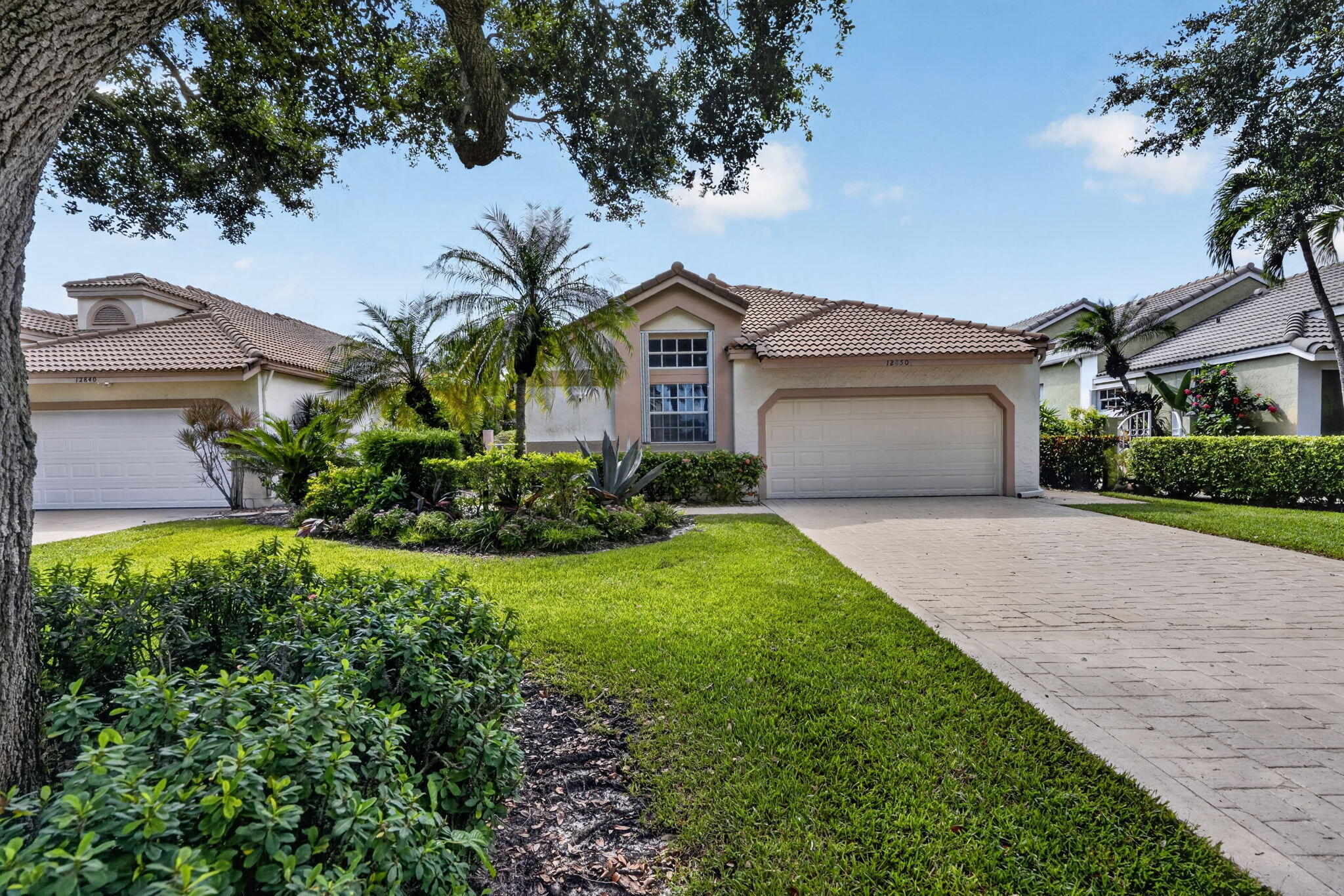12850 Oak Knoll Drive — photo