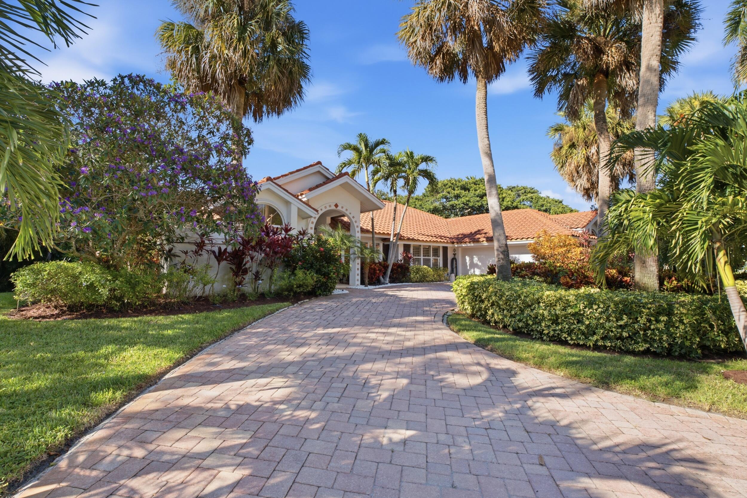 100 Hillcrest Drive — photo