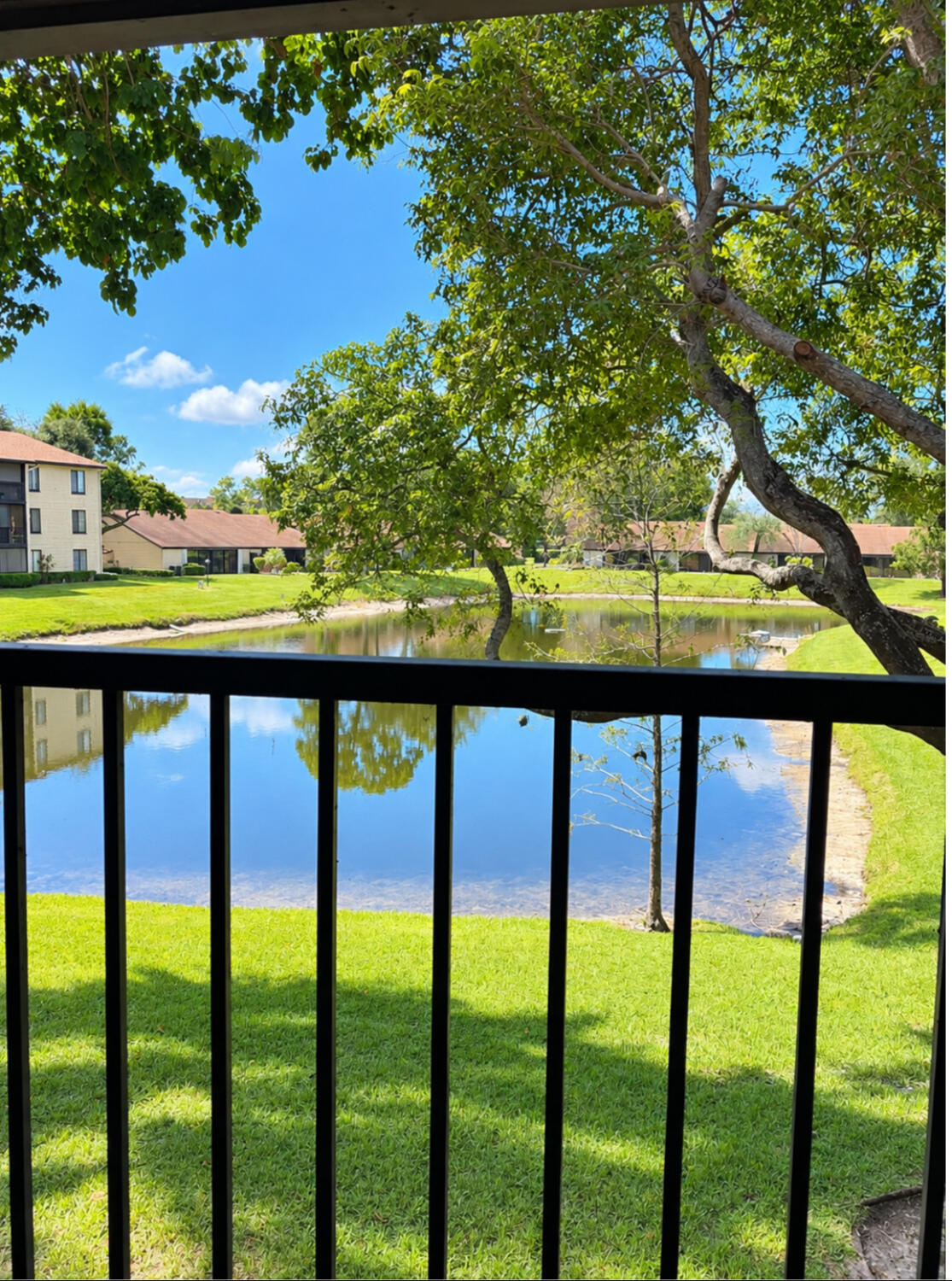 610 Sea Pine Way — photo
