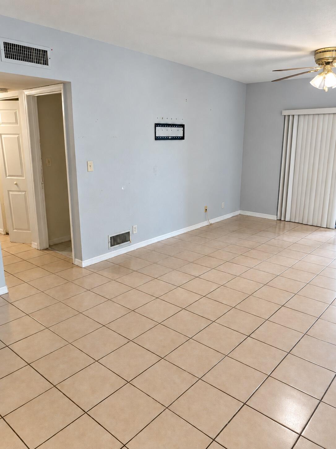 2802 NW 55th Avenue Unit 2a — photo