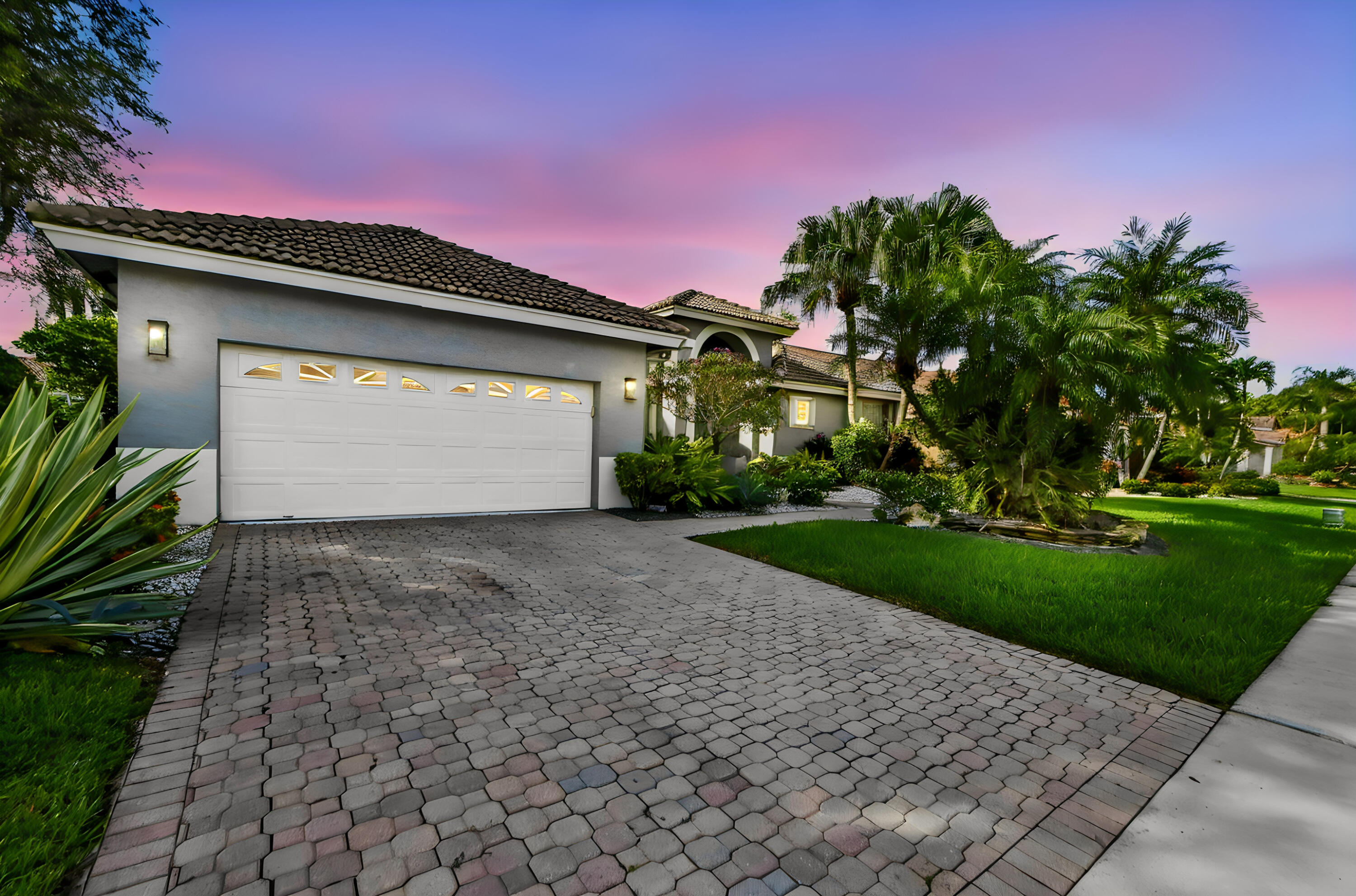 7915 Bridlington Drive — photo