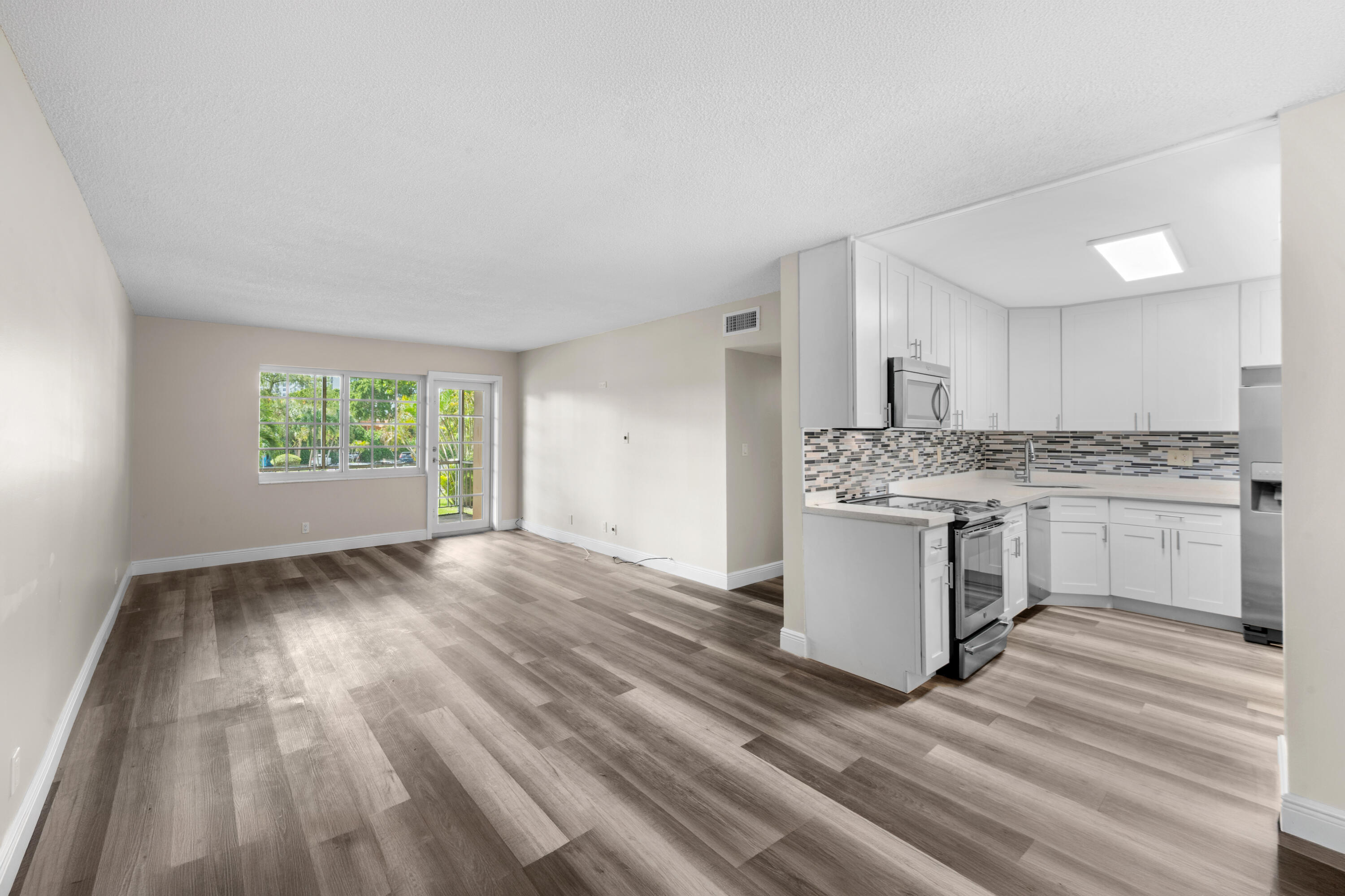 1951 NE 2nd Avenue Unit I216 — photo
