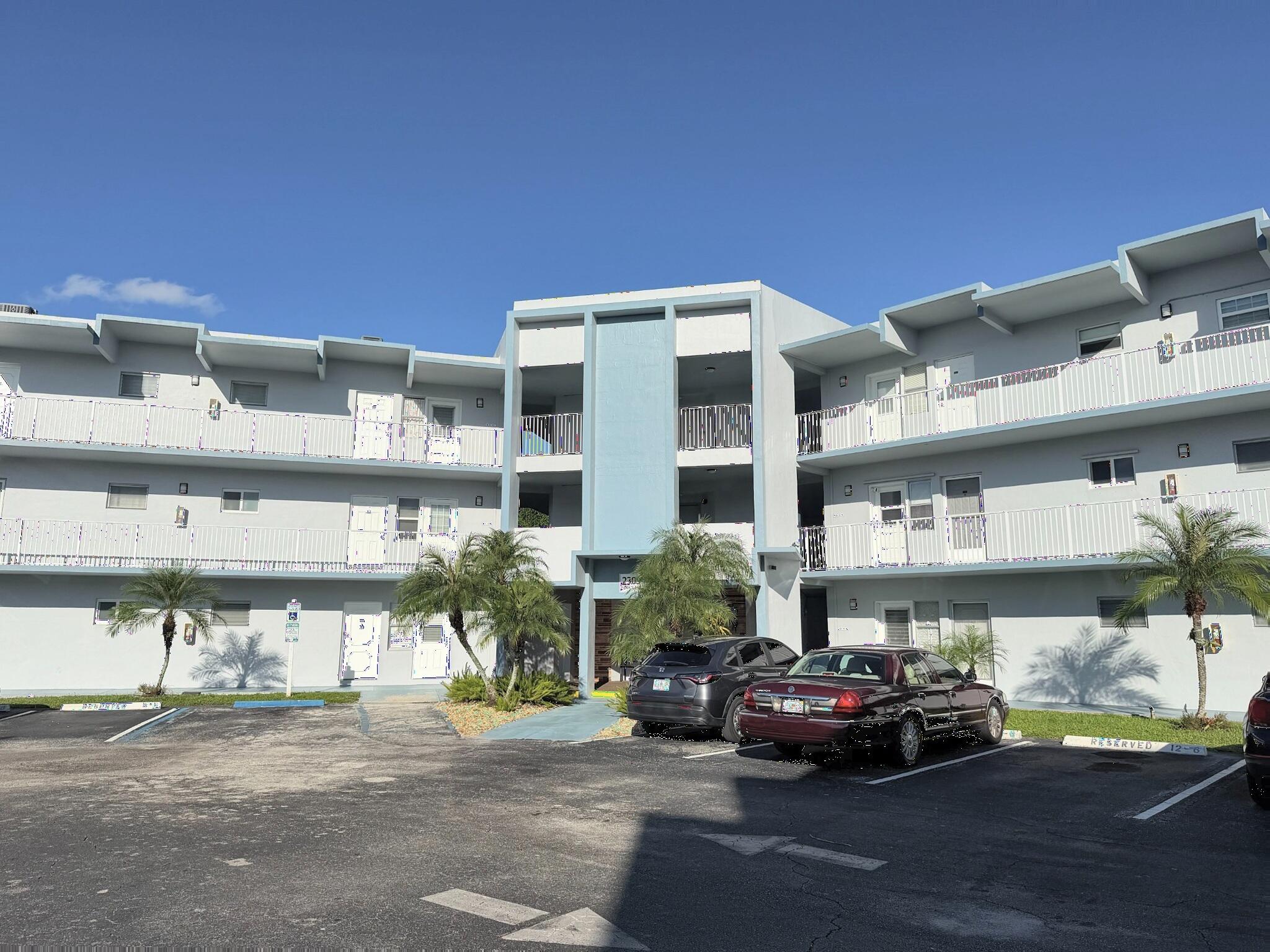 2309 Park Lane Unit 210 — photo