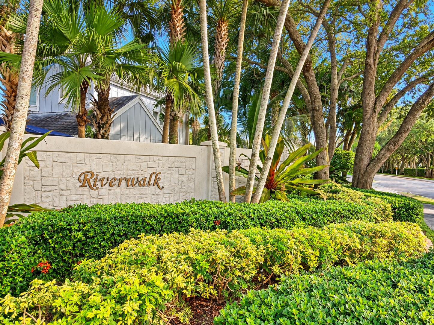 6190 Riverwalk Lane Unit 6 — photo
