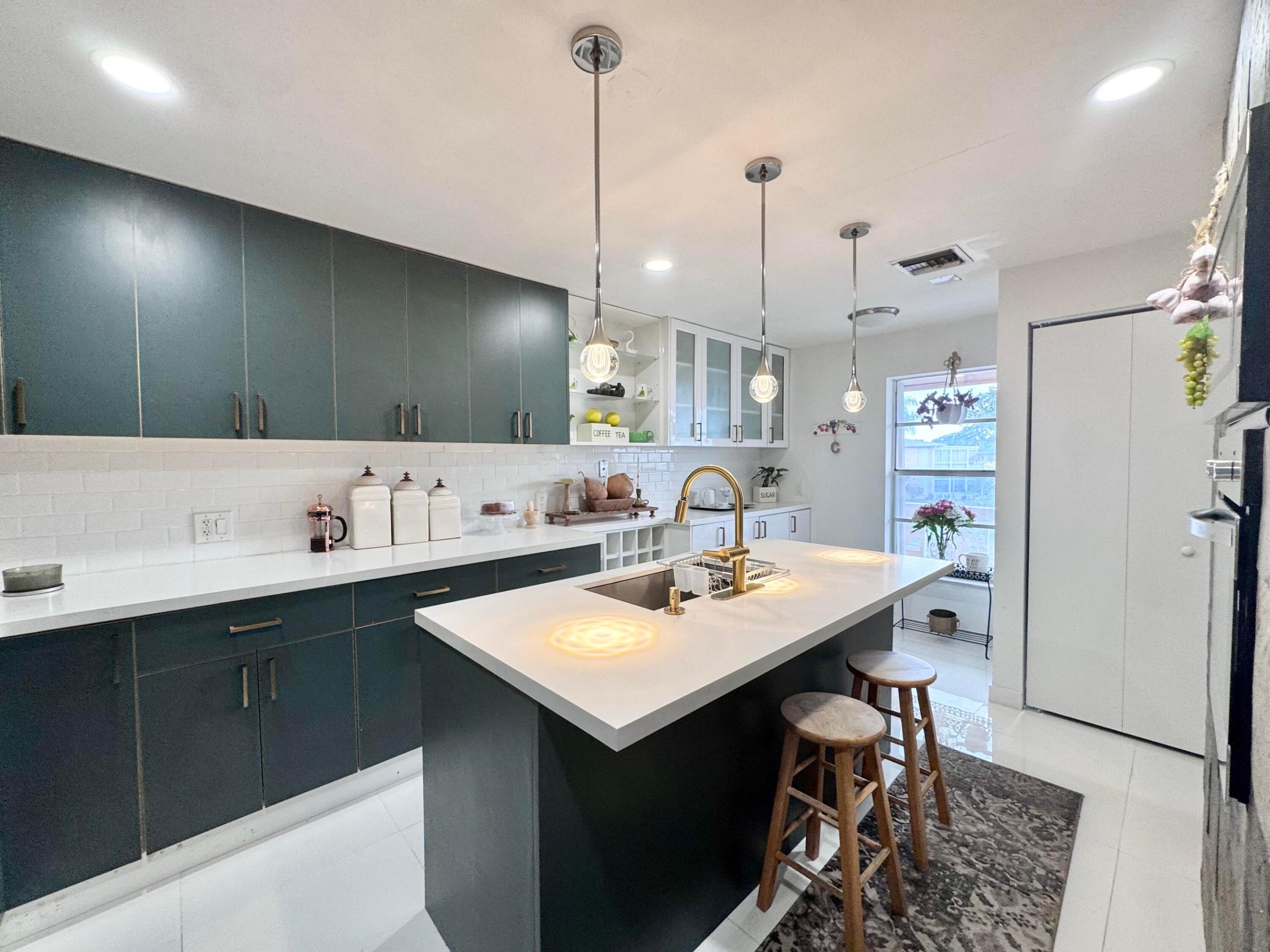 1341 NW 20th Avenue Unit 203 — photo