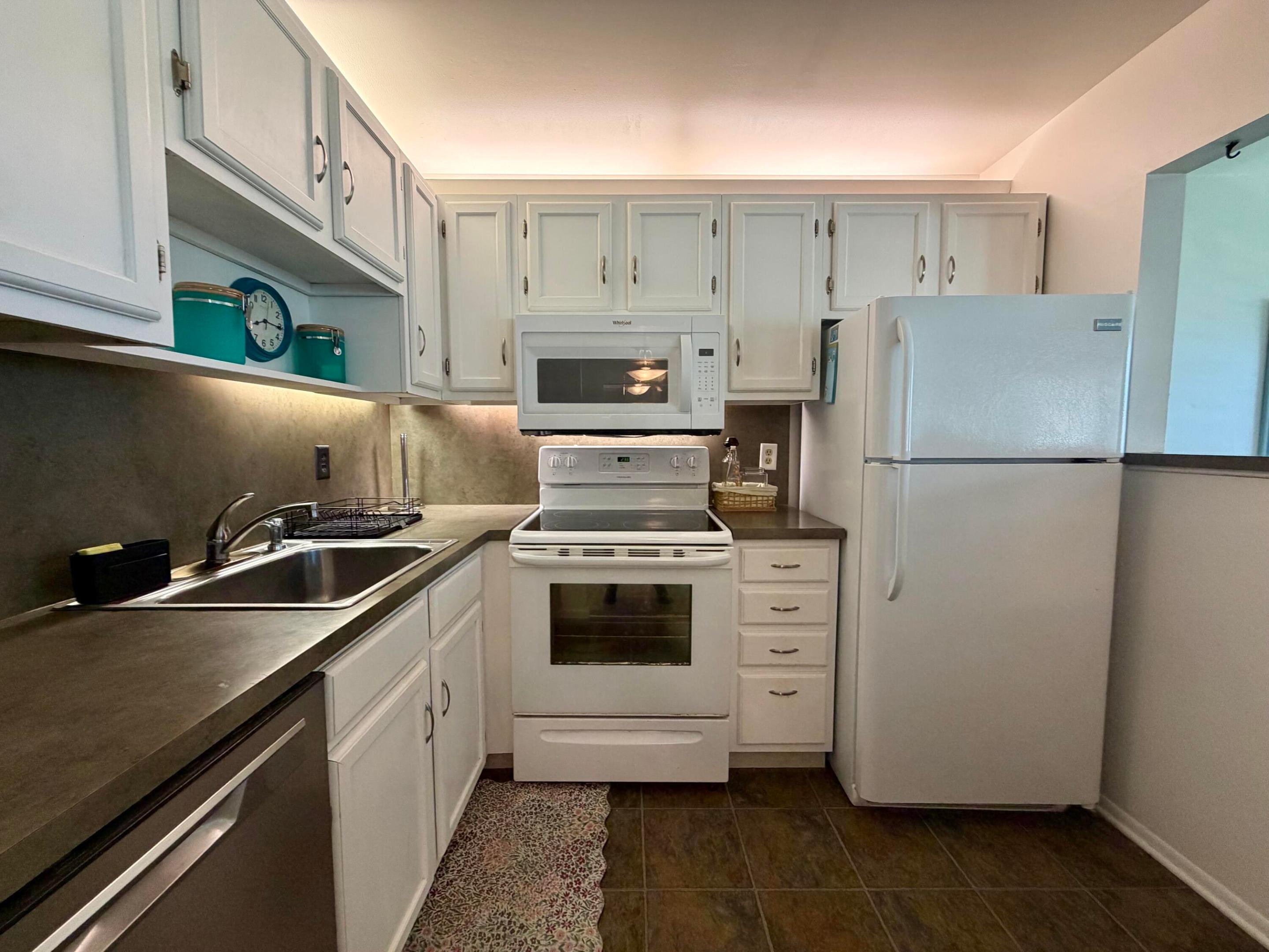 29 Pine Arbor Lane Unit 204 — photo