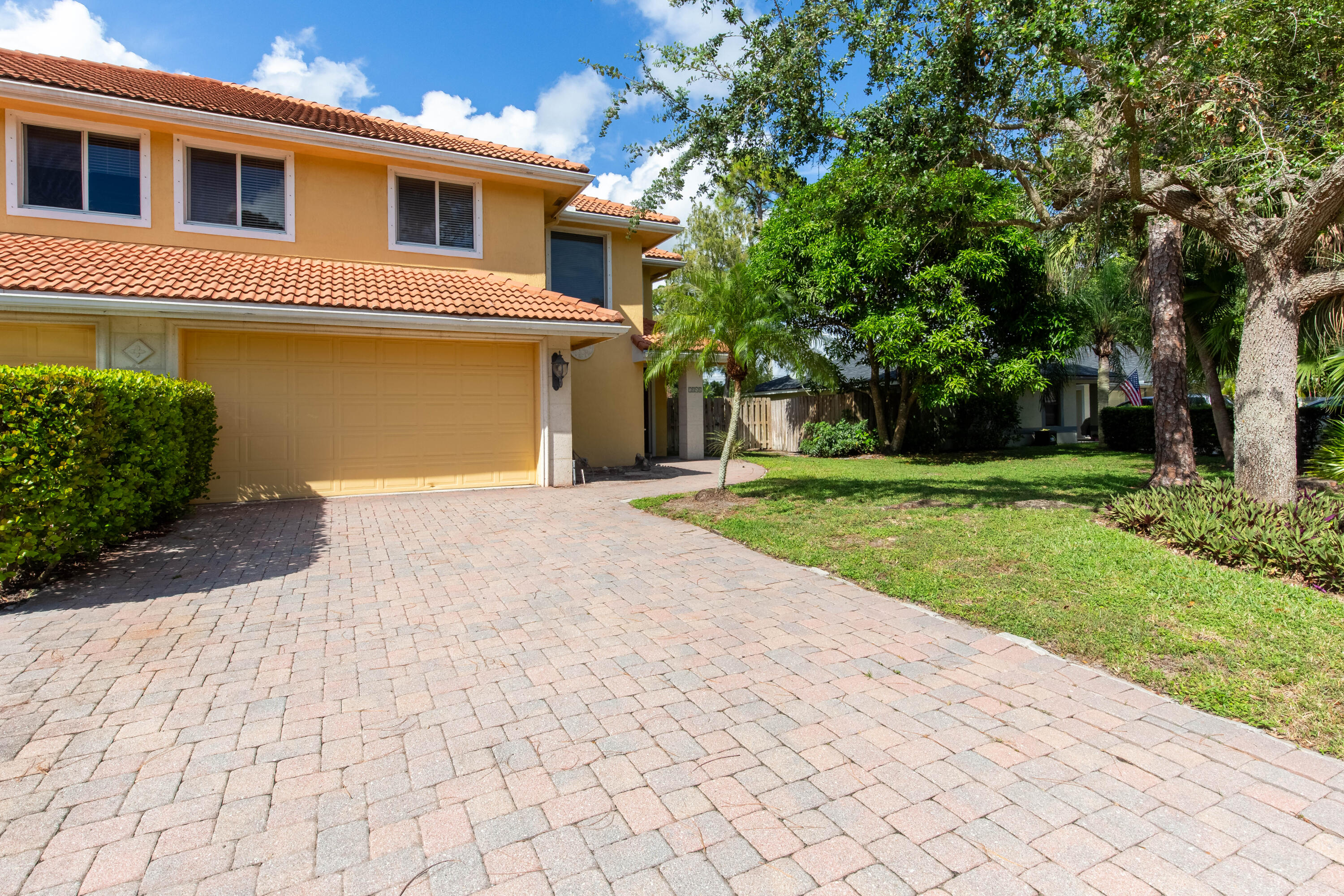 1036 Staghorn Street — photo