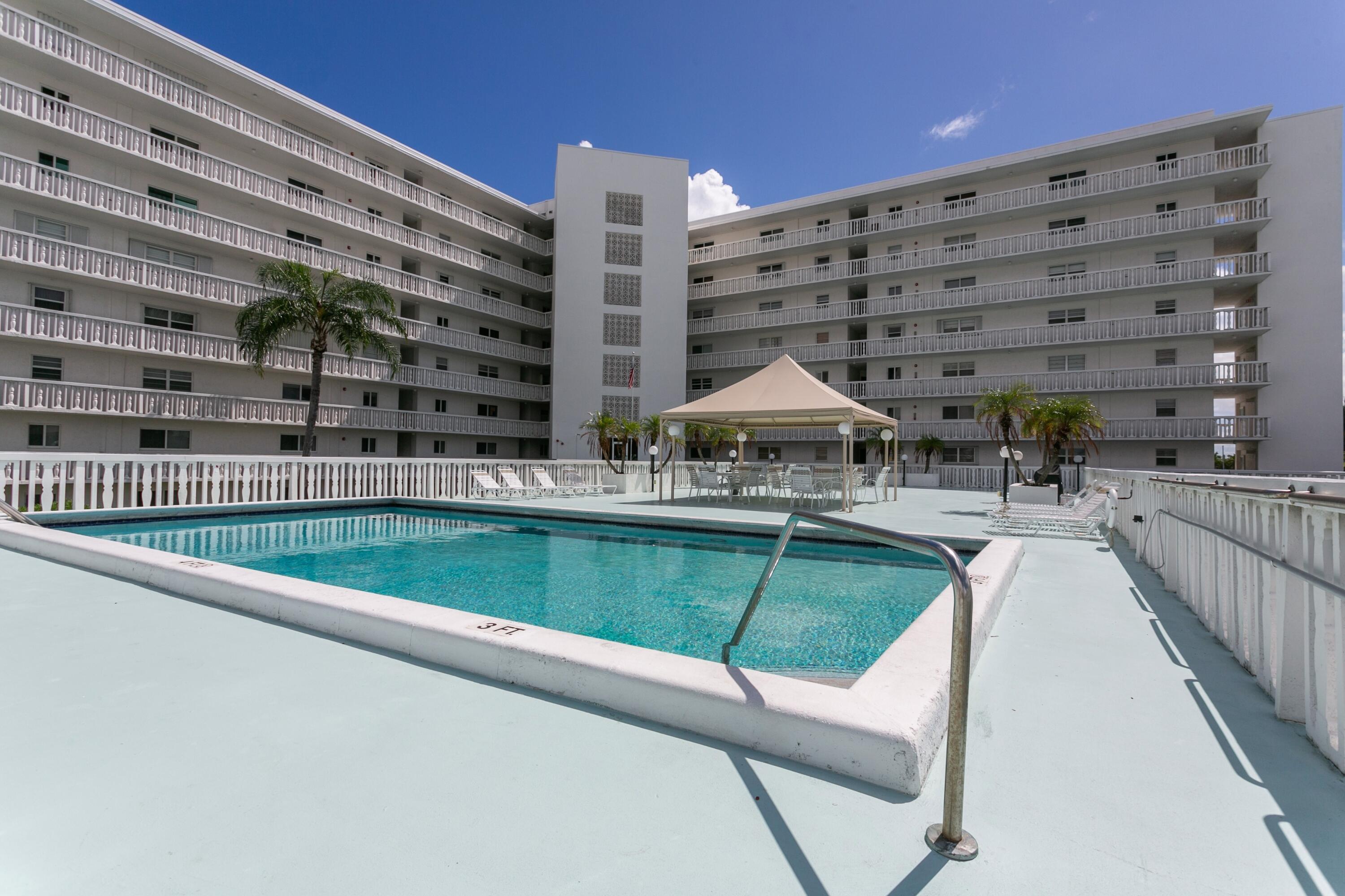 301 Lake Shore Drive Apt 409 — photo