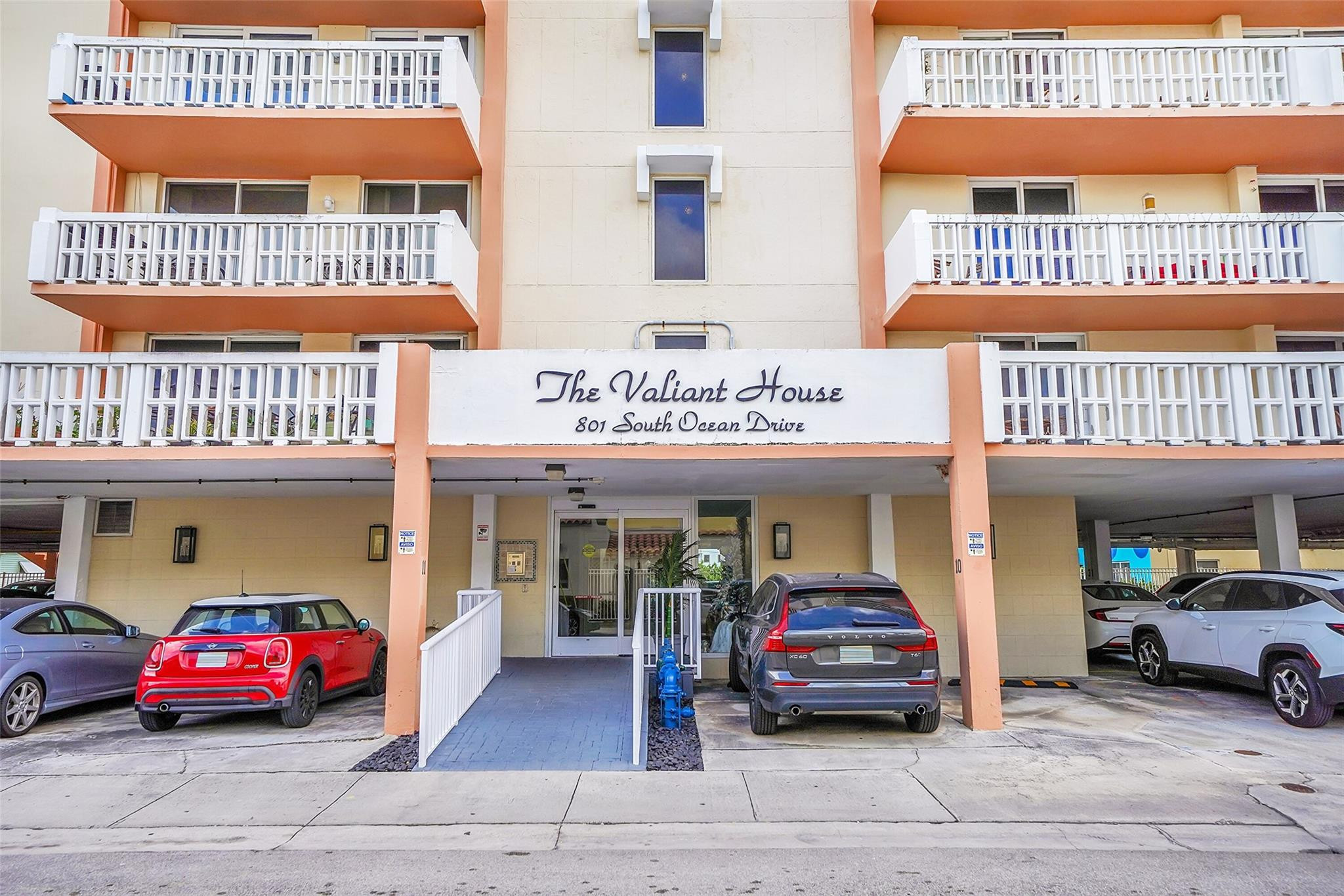 801 S Ocean Drive Unit 1005 — photo