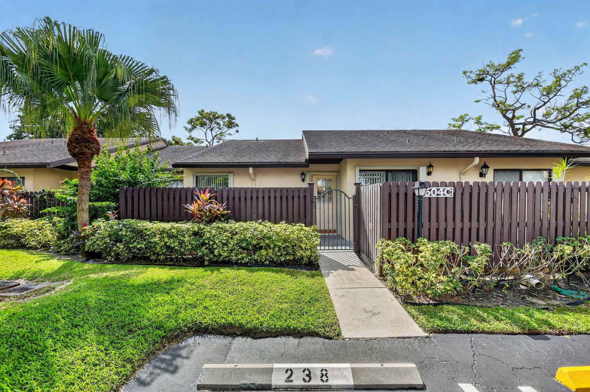 604 Sea Pine Way Unit C — photo