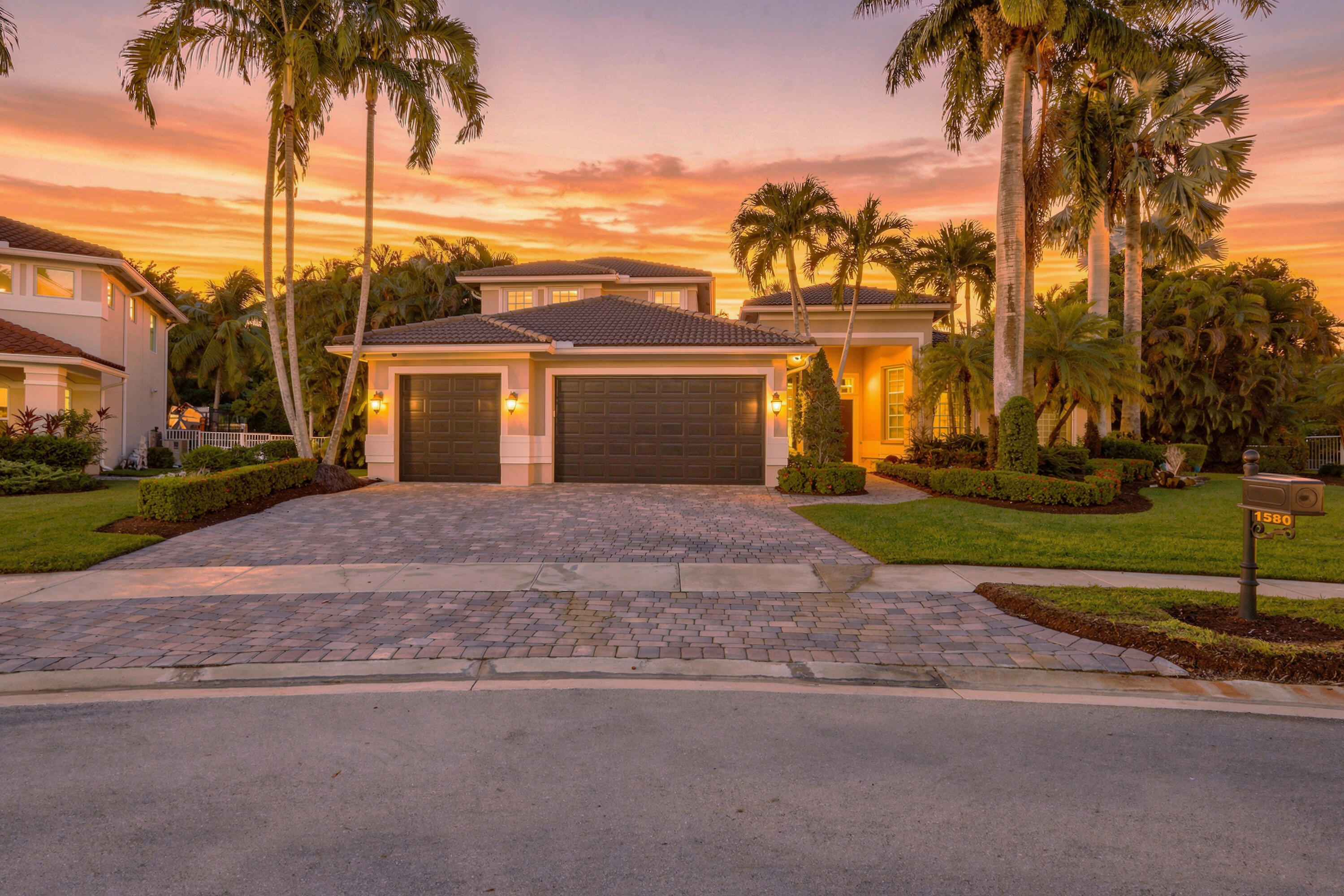 1580 Victoria Isle Way — photo