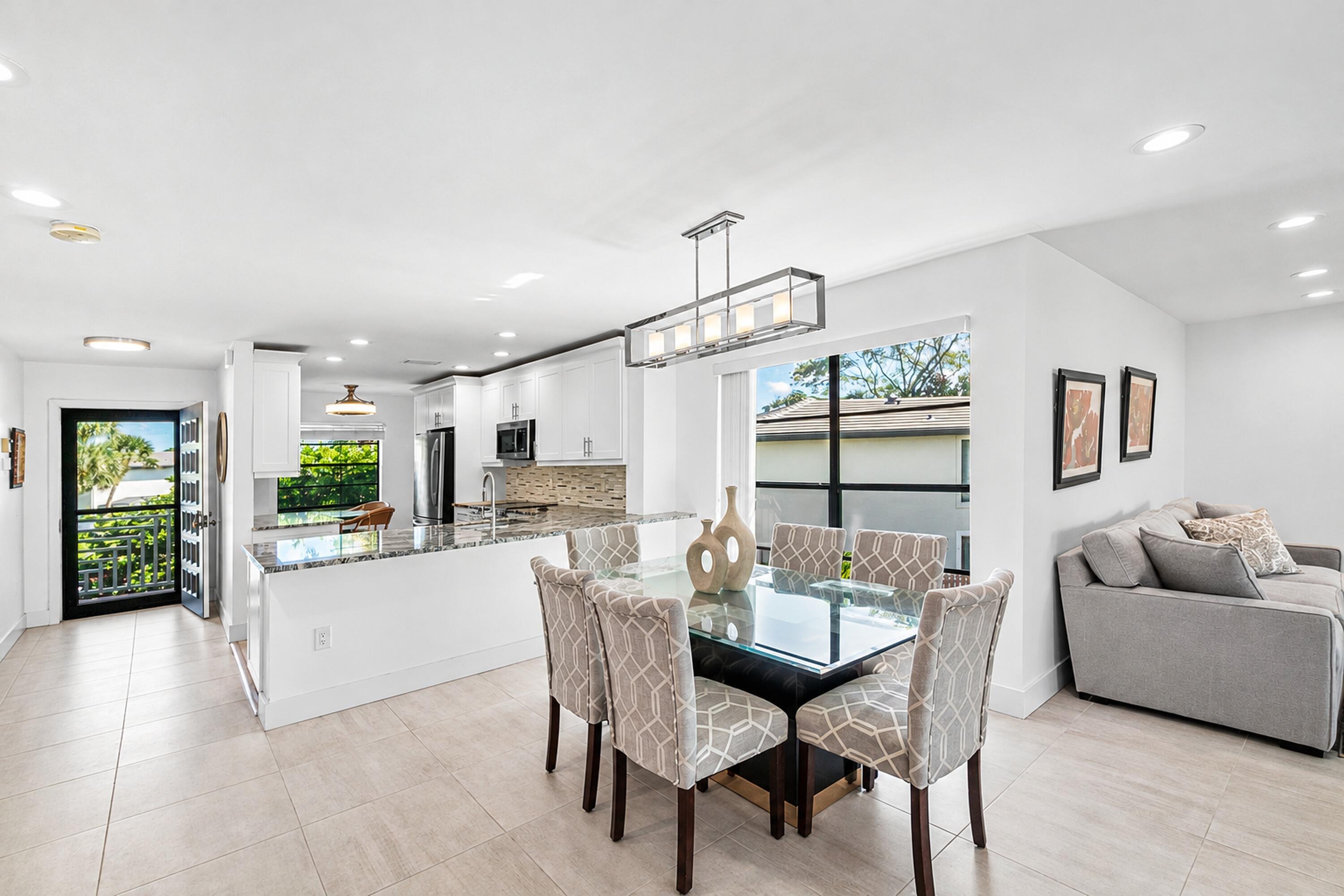 21 Southport Lane Unit B — photo