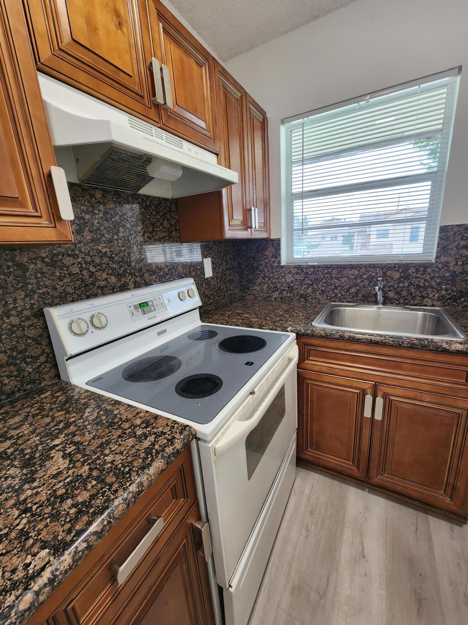 2466 Lincoln Street Unit 1 — photo