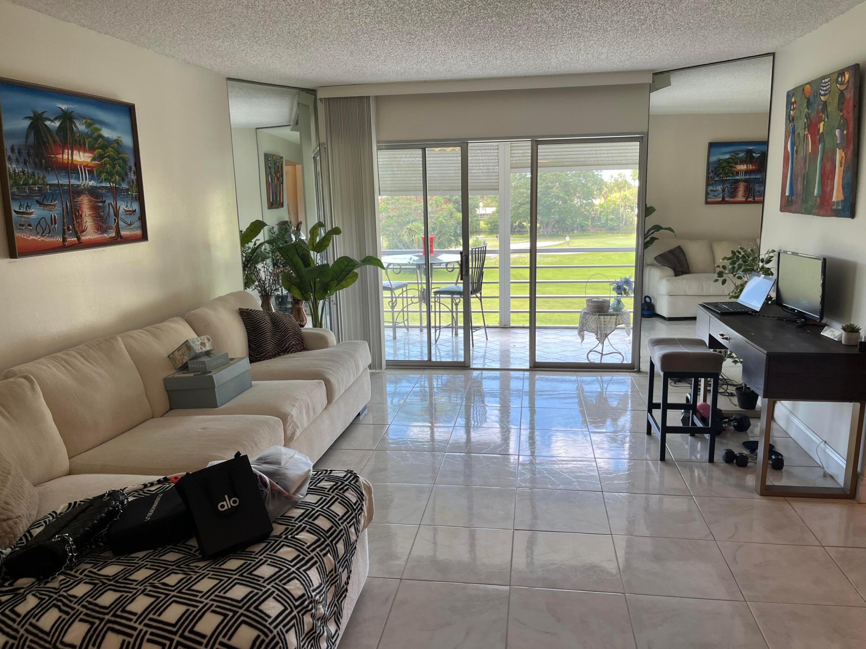 3871 Via Poinciana Unit 402 — photo