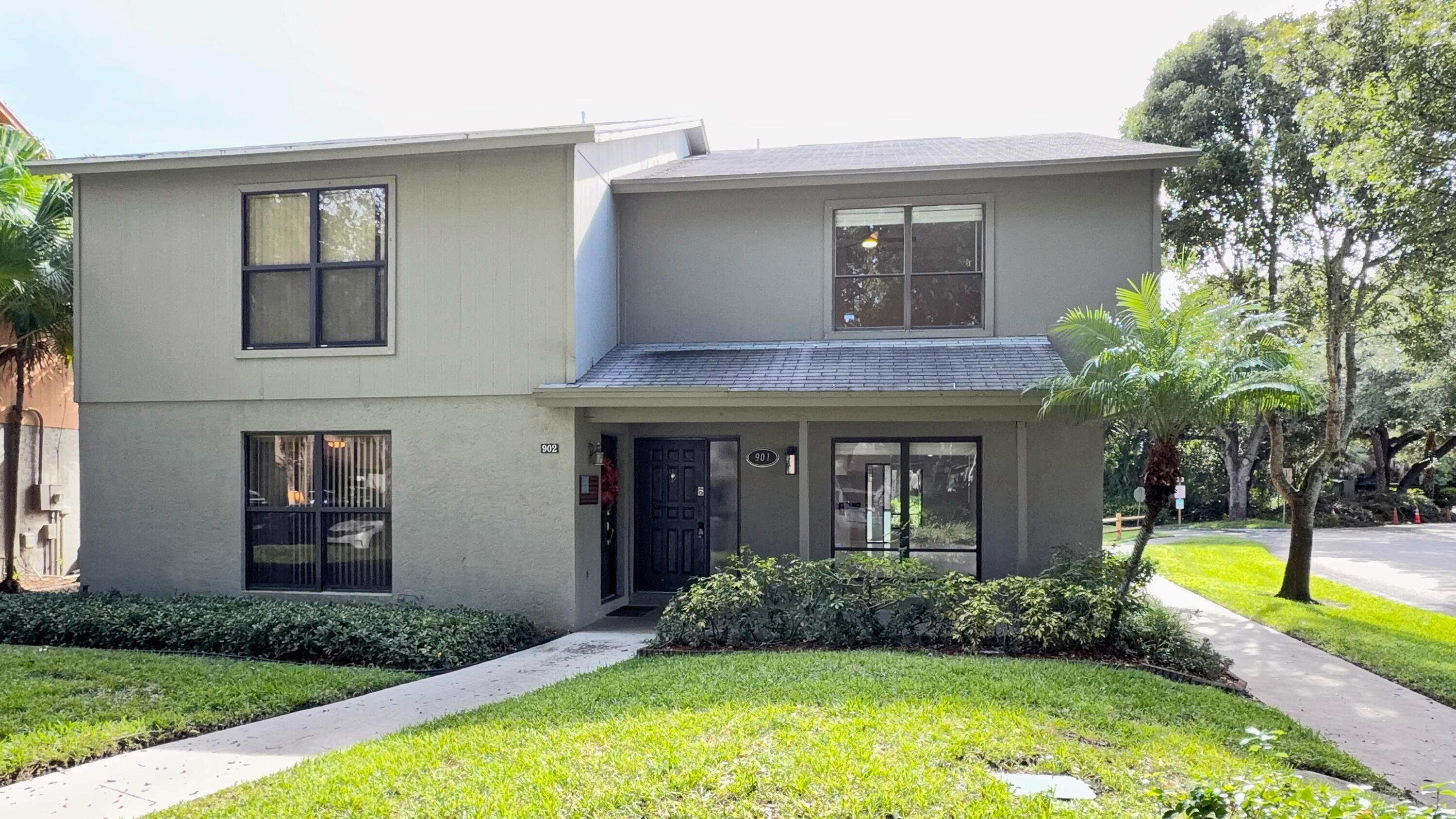901 Sandtree Drive — photo