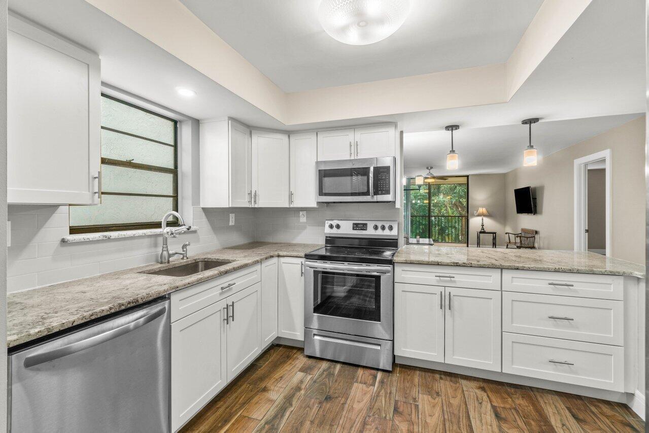 1555 S Federal Highway Unit 203 — photo