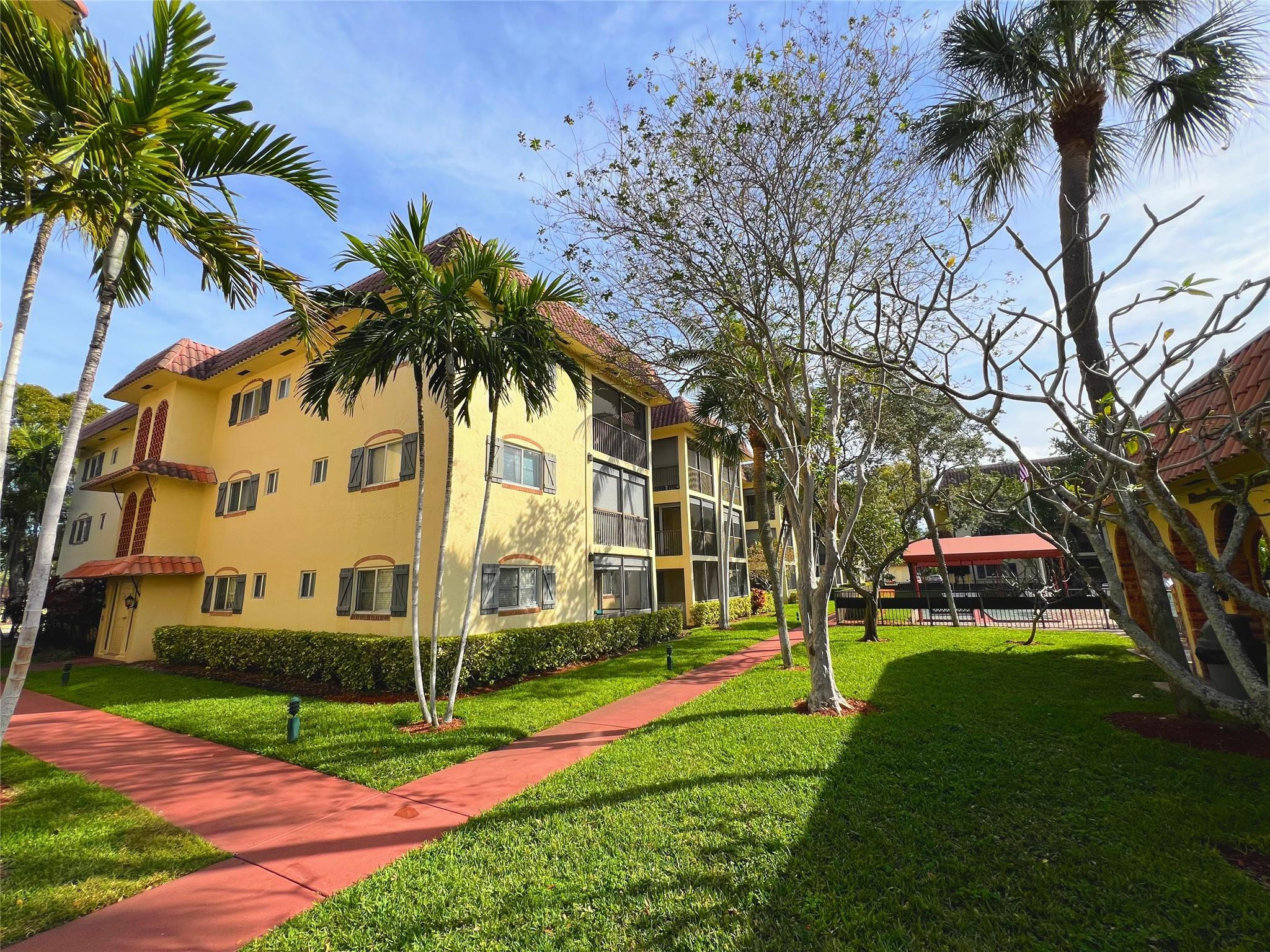 259 S Cypress Road Unit 542 — photo