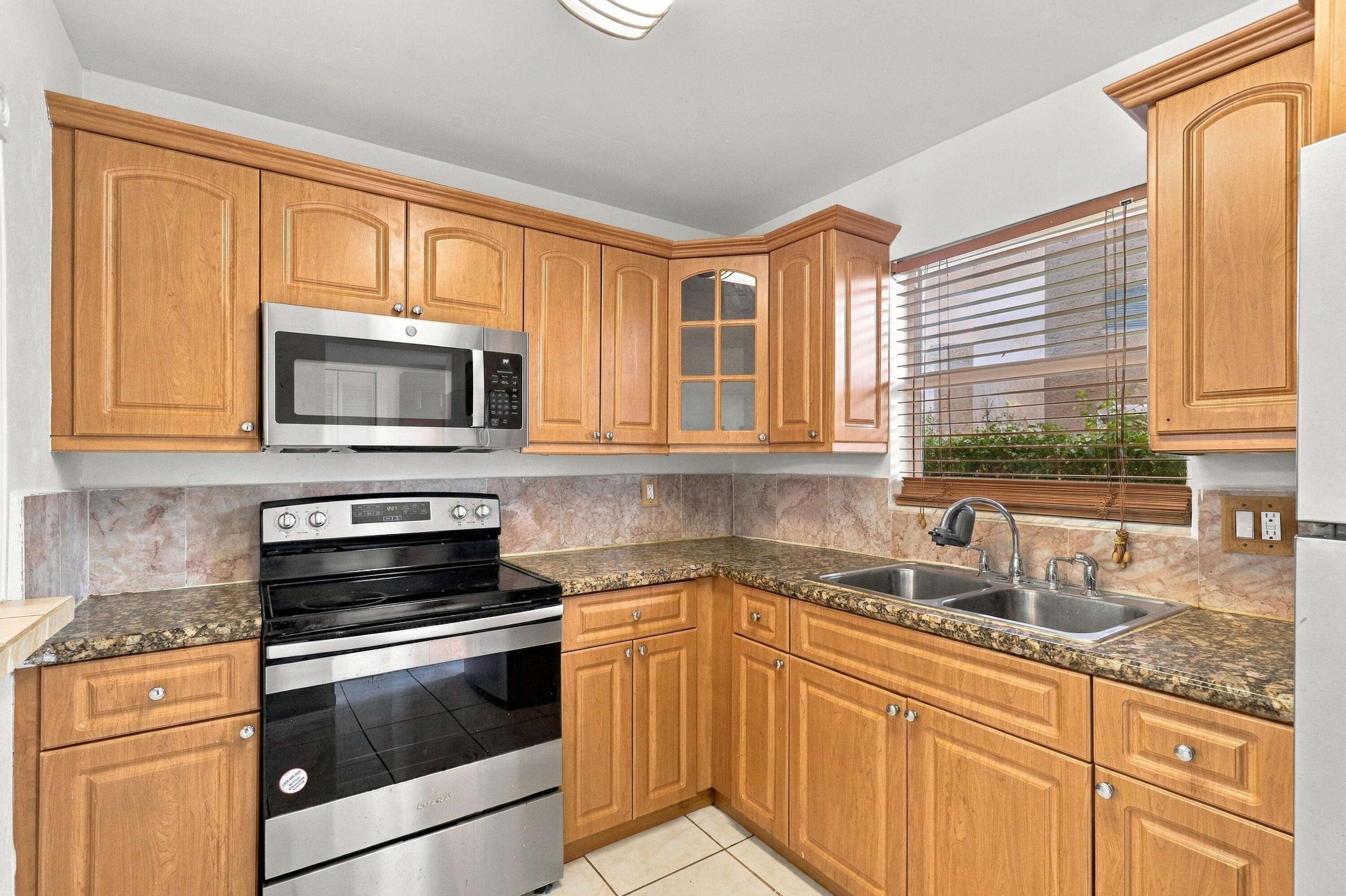 705 Lori Drive Unit 102 — photo
