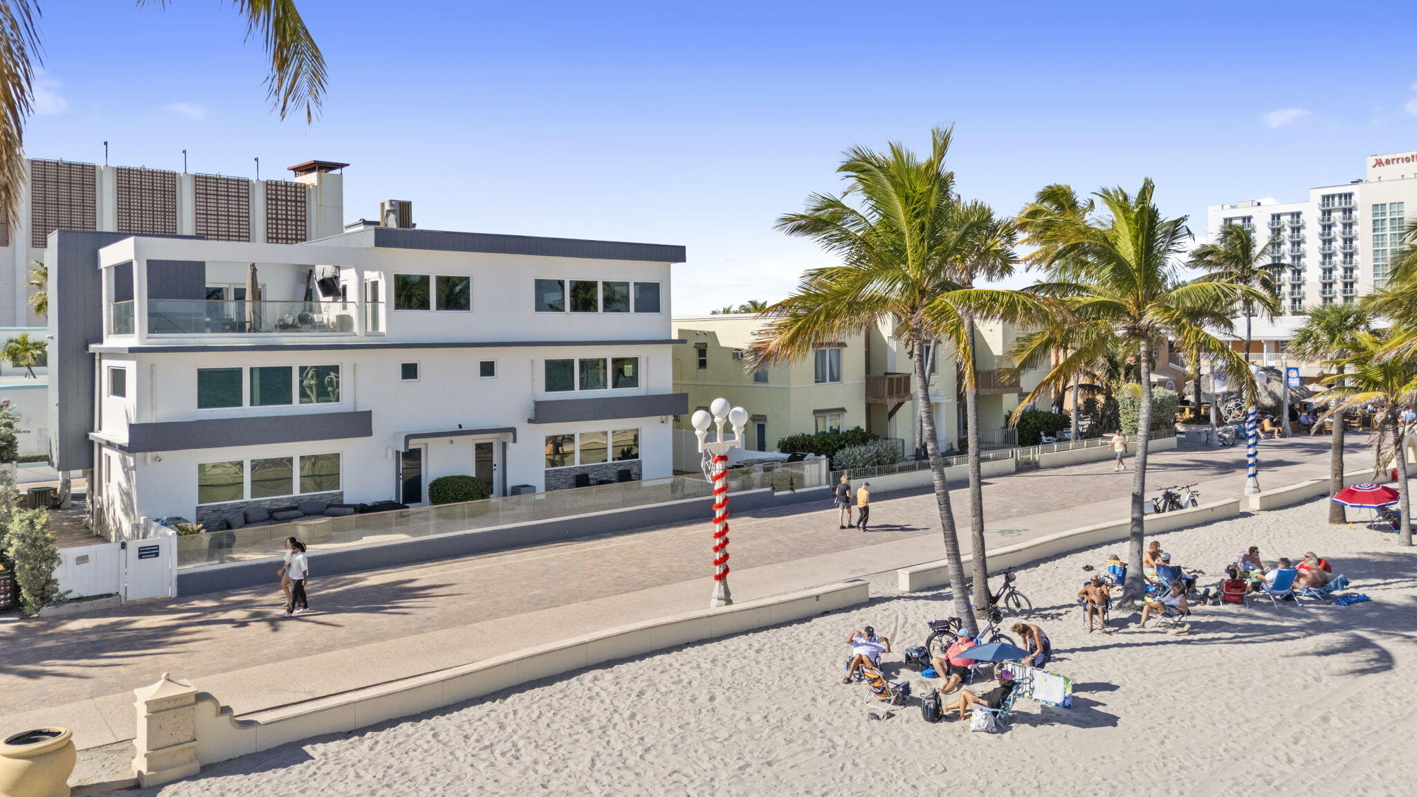 2203 N Surf Road Unit Ph2 — photo