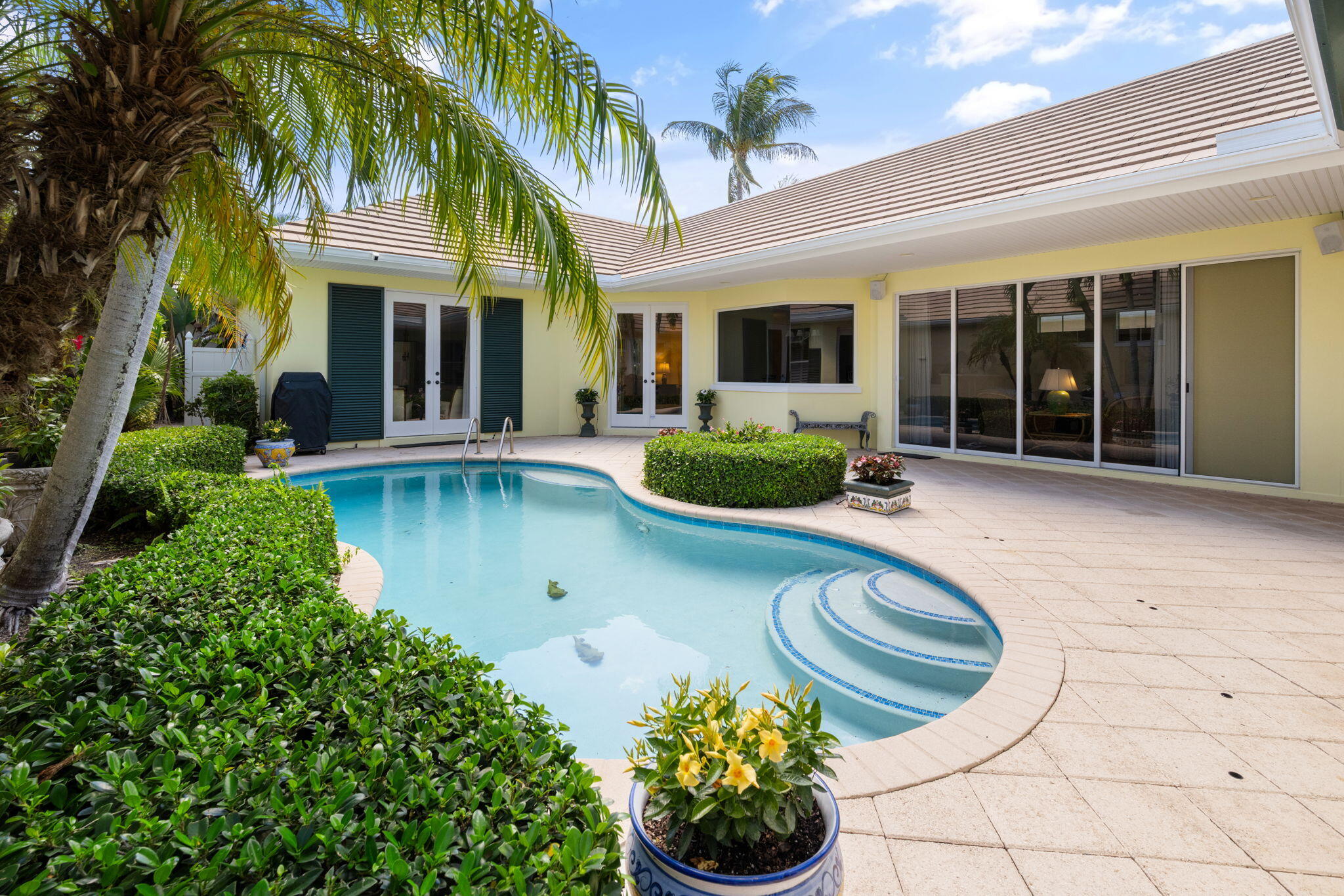 2131 Sea Mist Court — photo