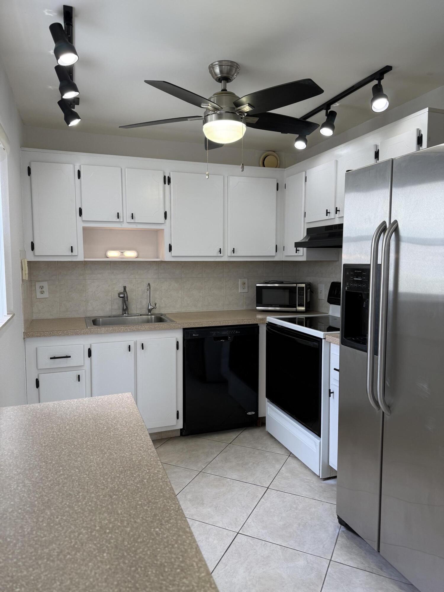 449 Monaco J — photo